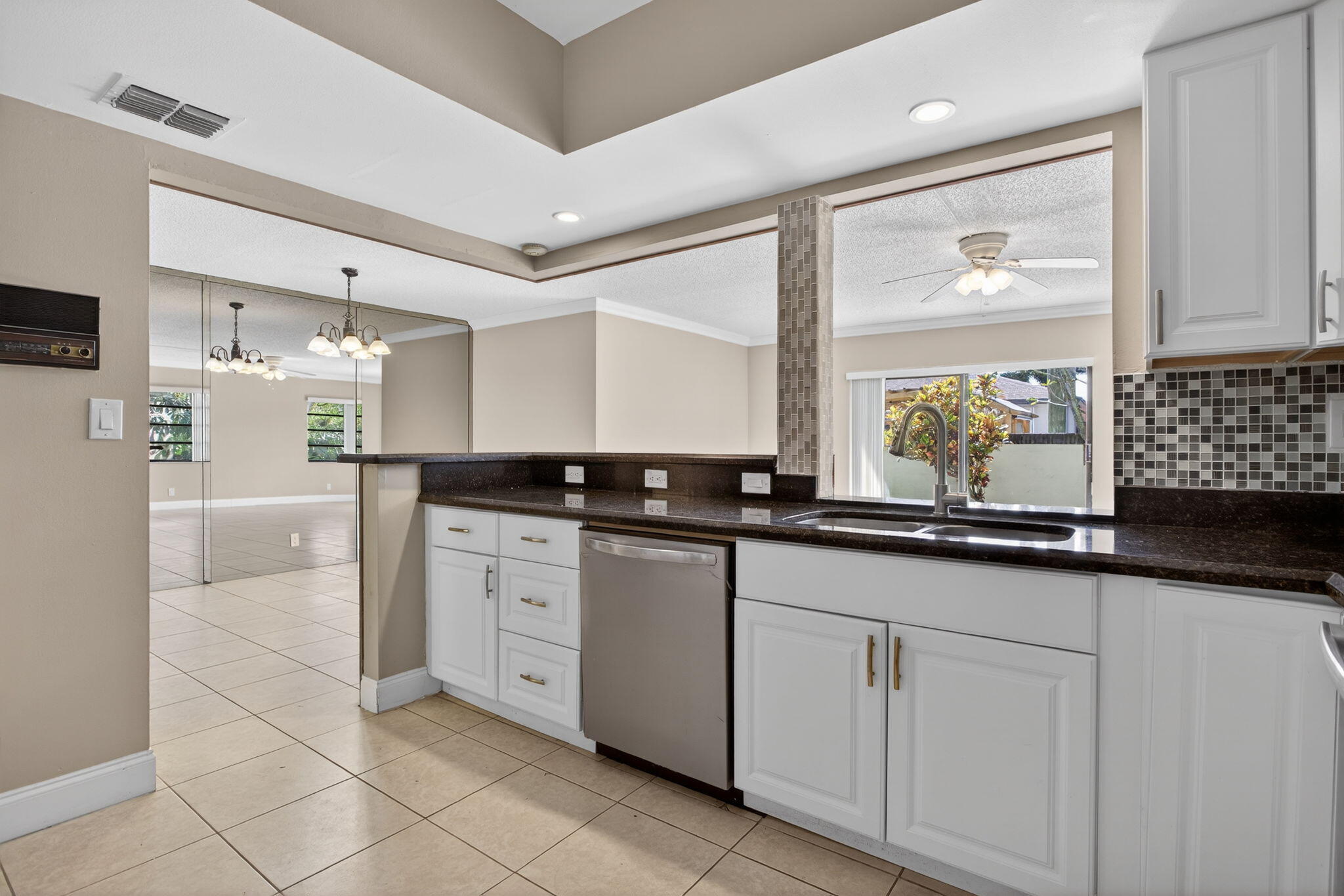 CONDOMINIUM 9 OF LIGHTHOUSE - Residential Lease