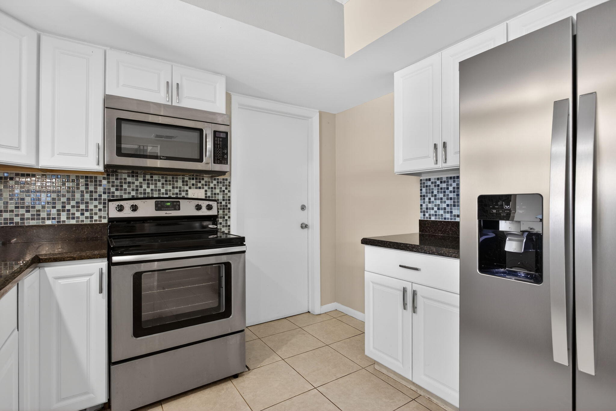 CONDOMINIUM 9 OF LIGHTHOUSE - Residential Lease