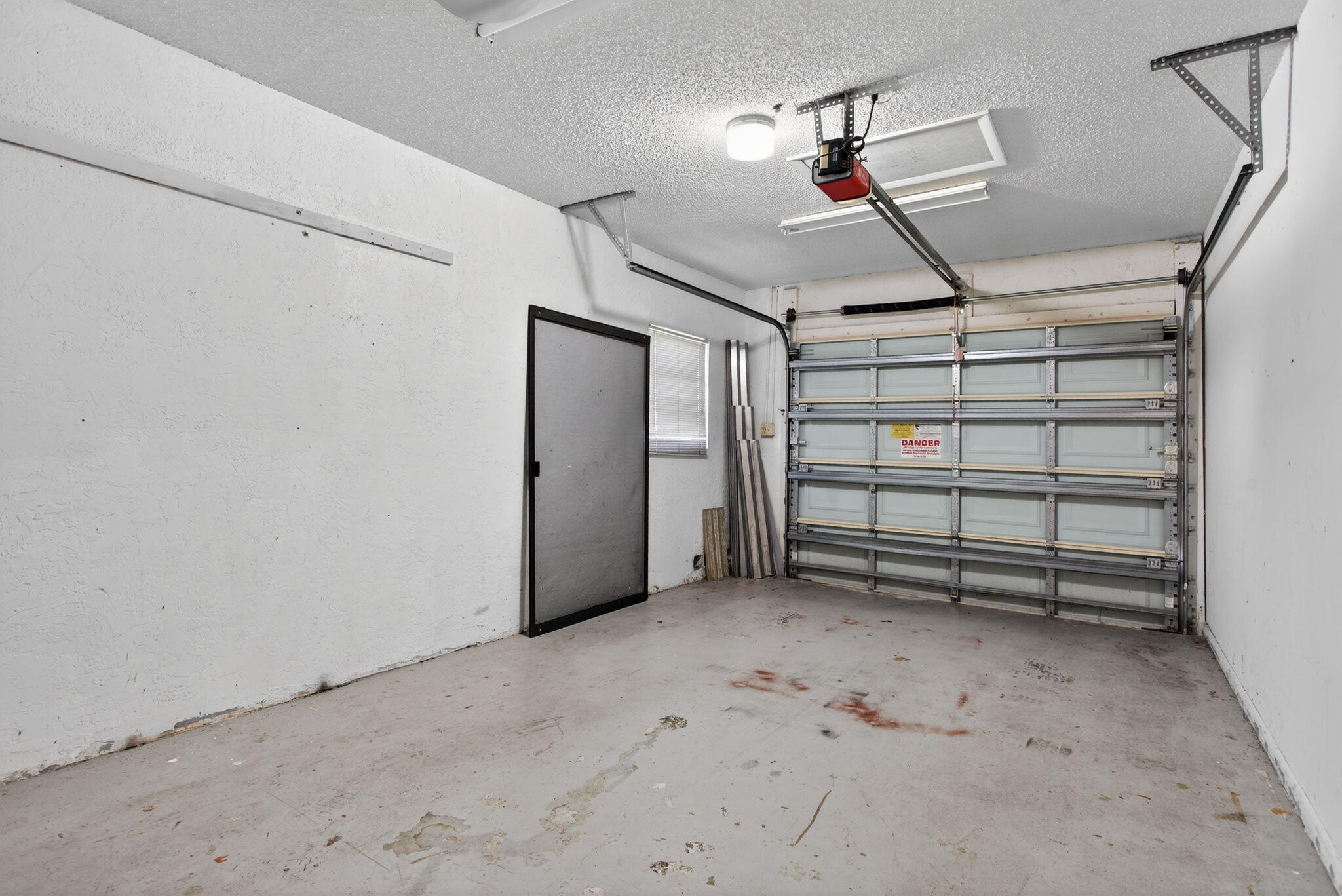 CONDOMINIUM 9 OF LIGHTHOUSE - Residential Lease