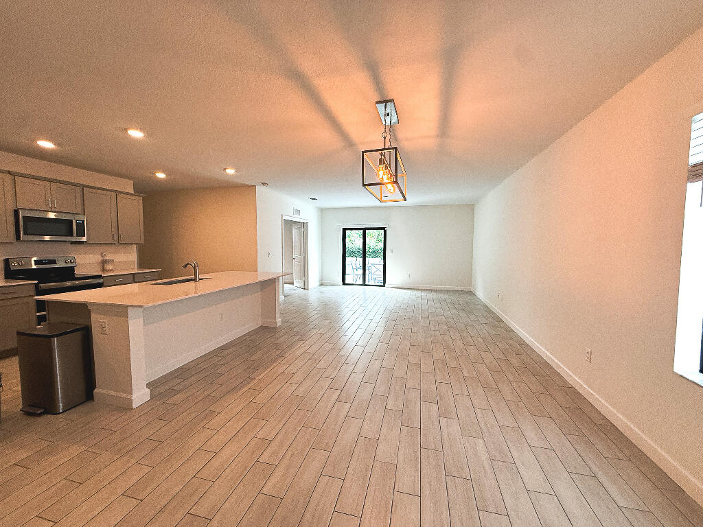 6060 STONECREST Court