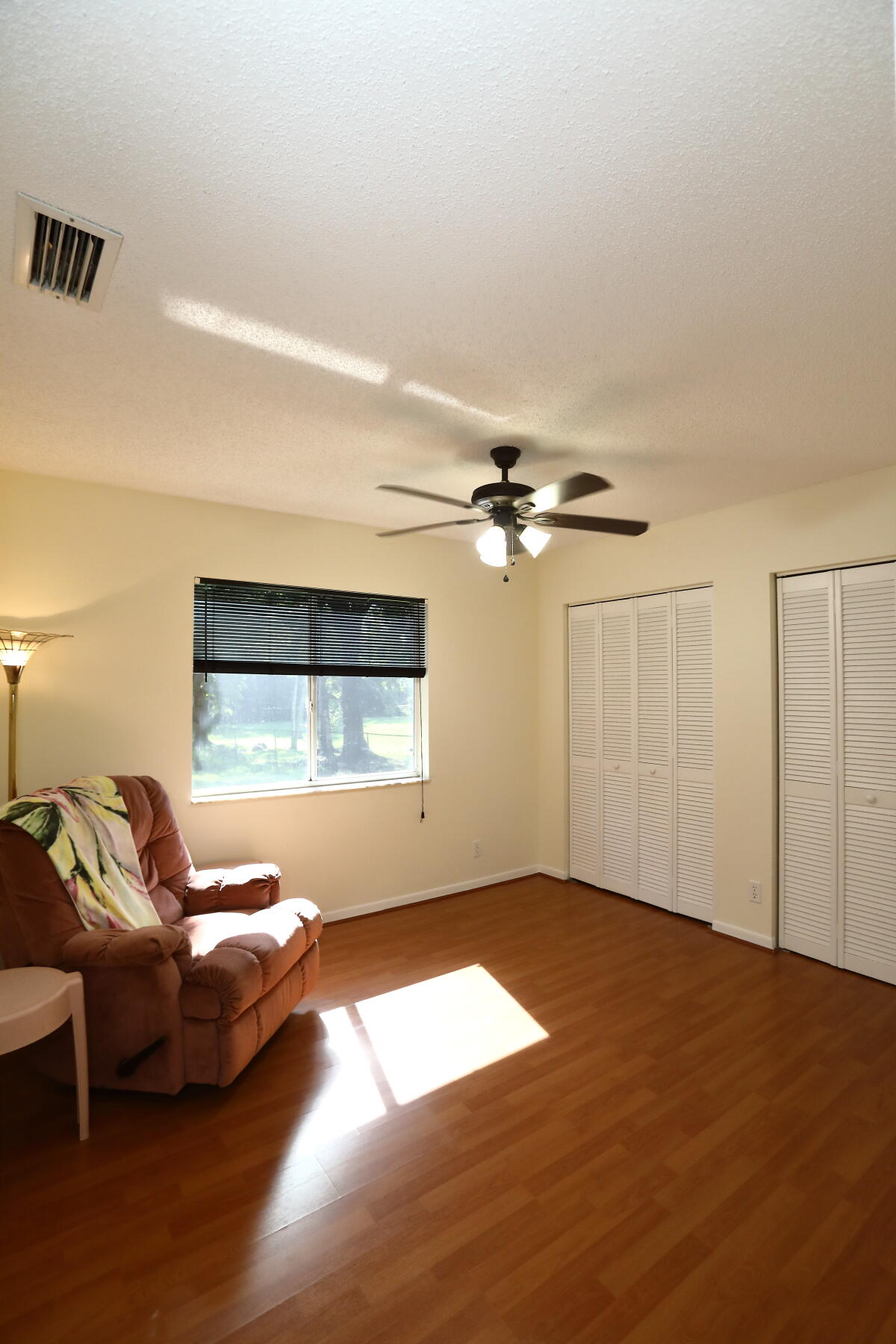 SELIGMAN-KIA ACRES - Residential