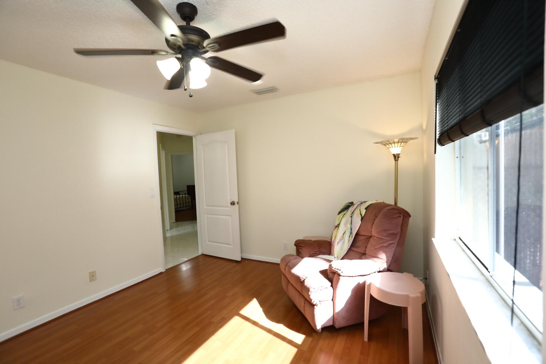 SELIGMAN-KIA ACRES - Residential