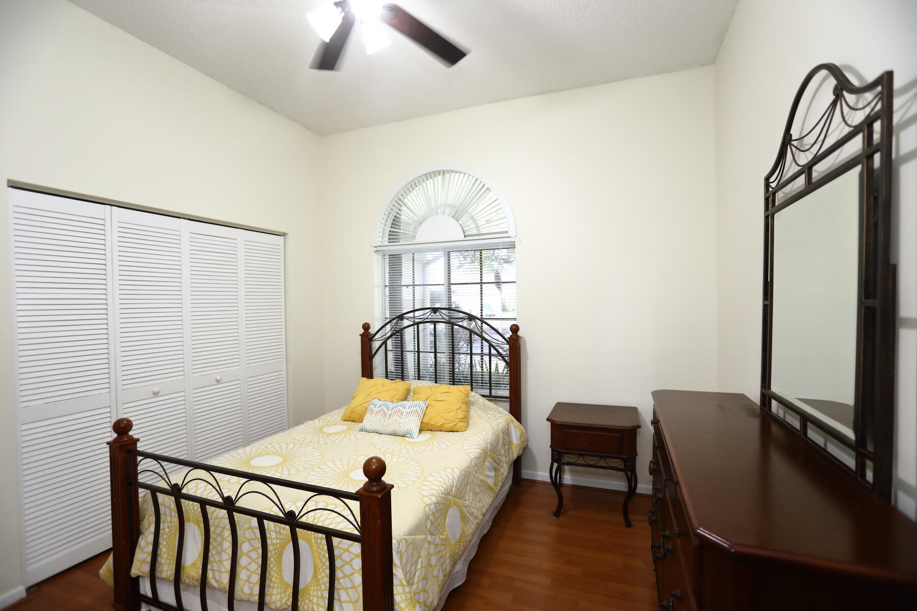 SELIGMAN-KIA ACRES - Residential