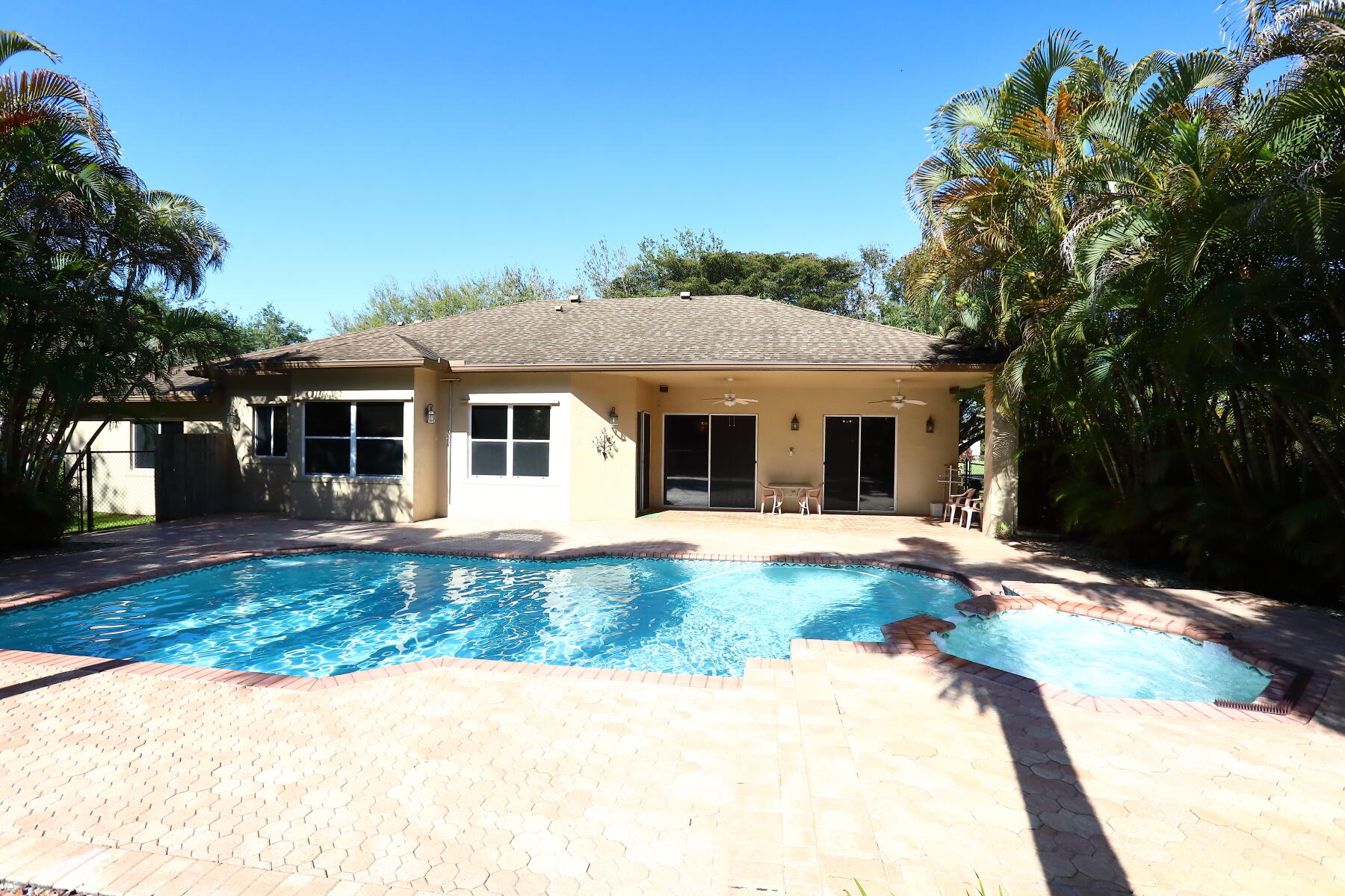 SELIGMAN-KIA ACRES - Residential