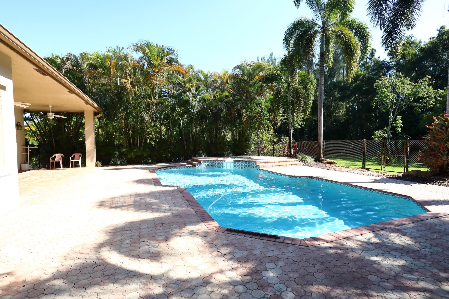 SELIGMAN-KIA ACRES - Residential