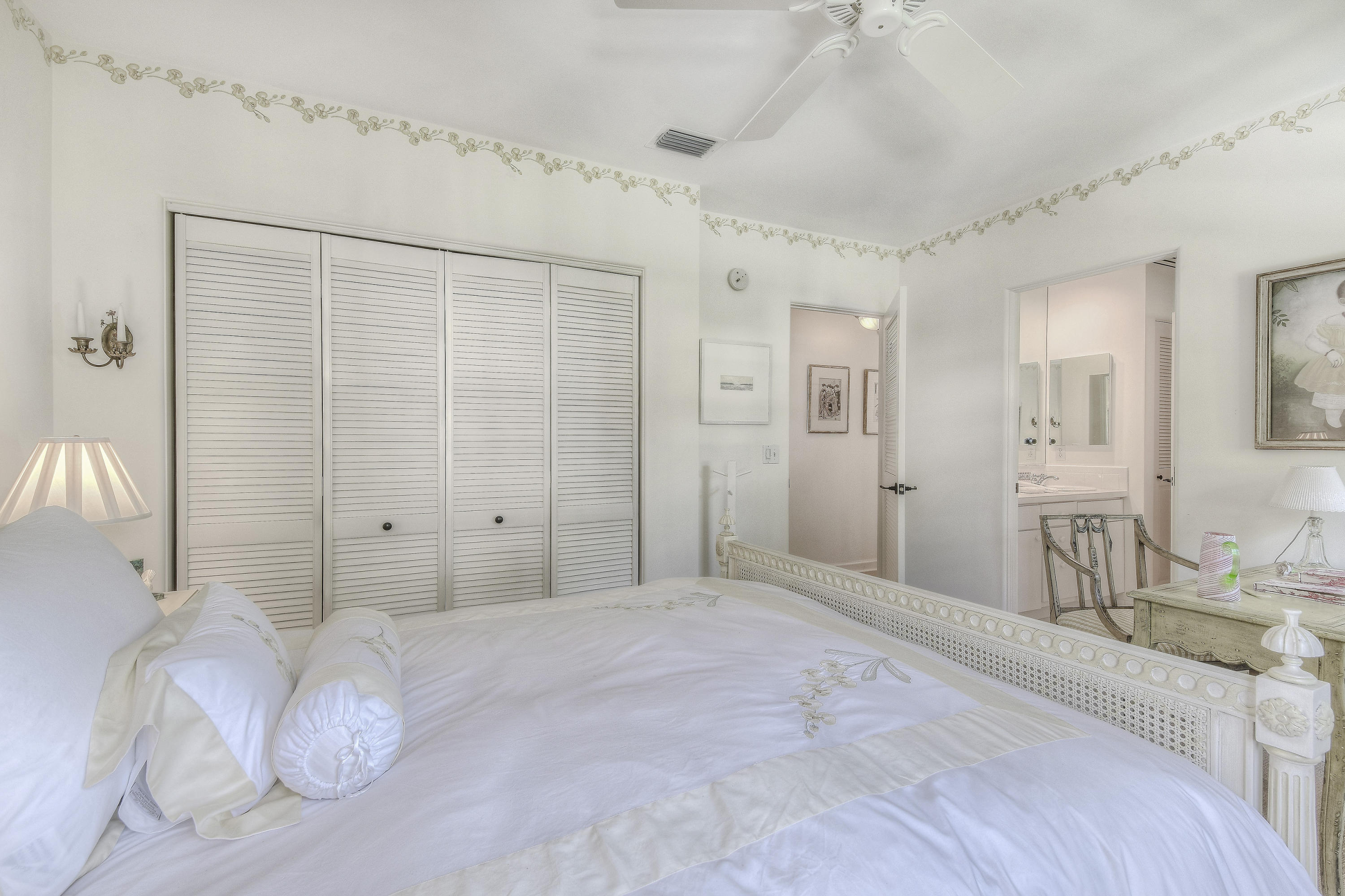 EL ENCANTO - Residential