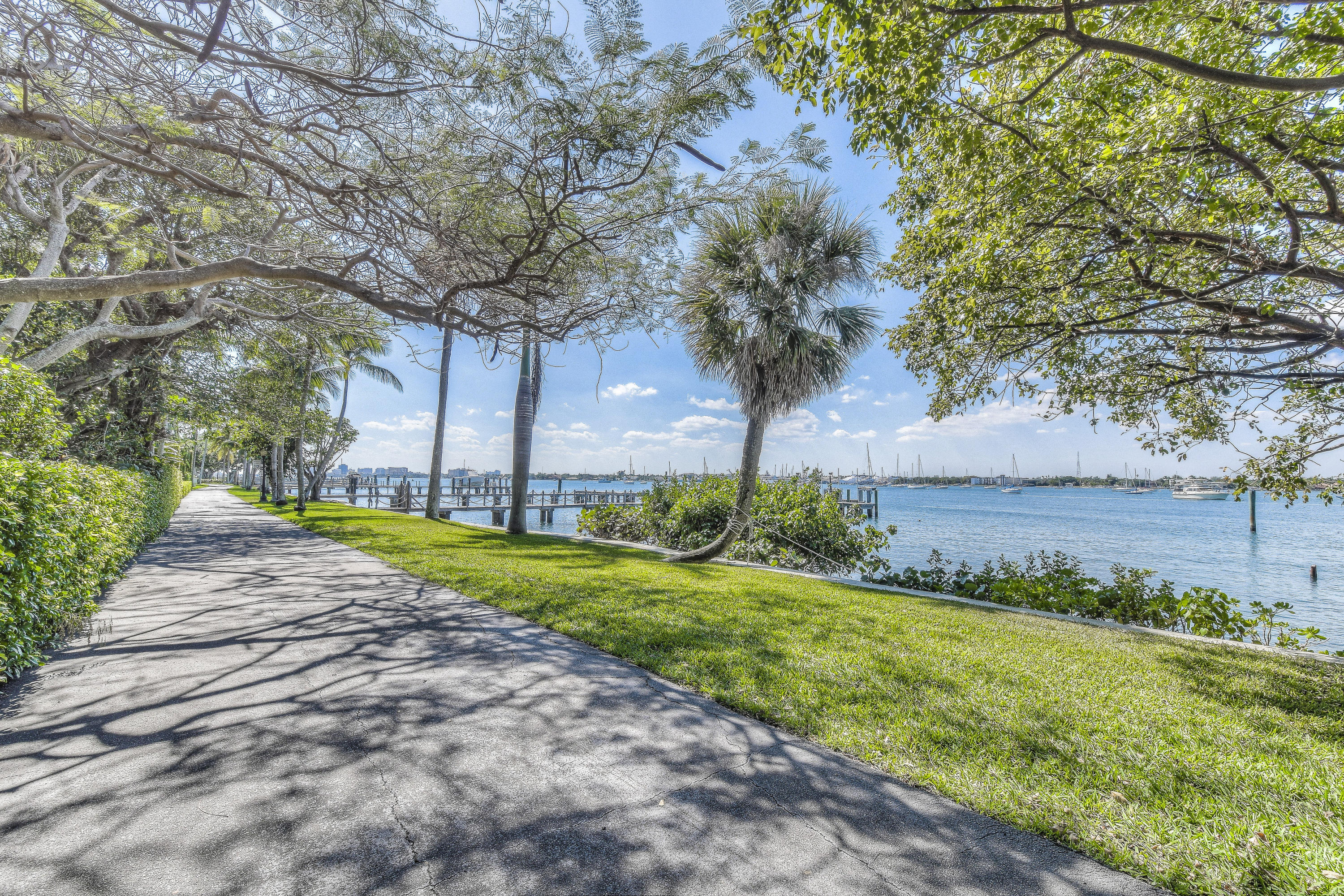 EL ENCANTO - Residential