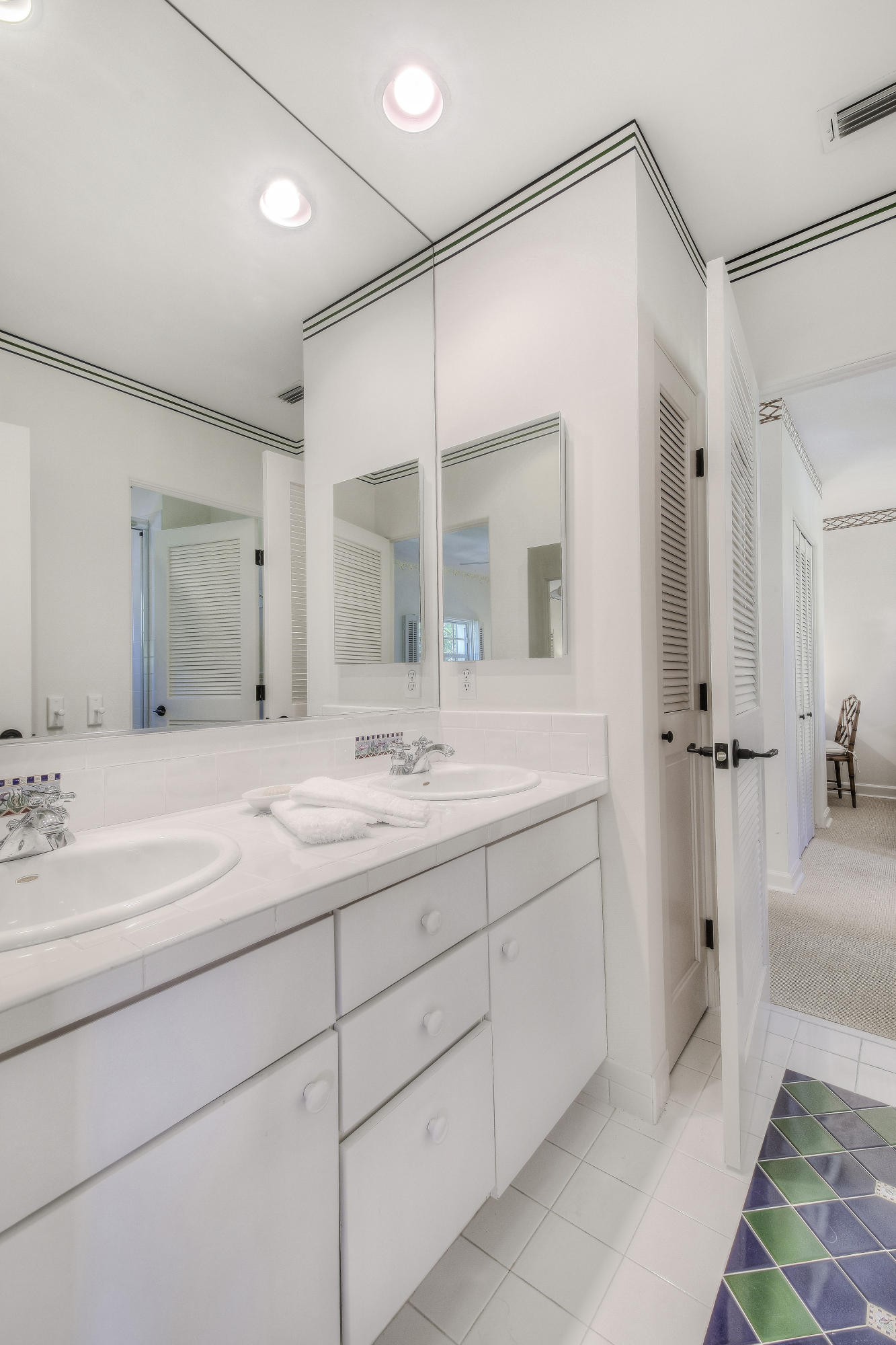 EL ENCANTO - Residential