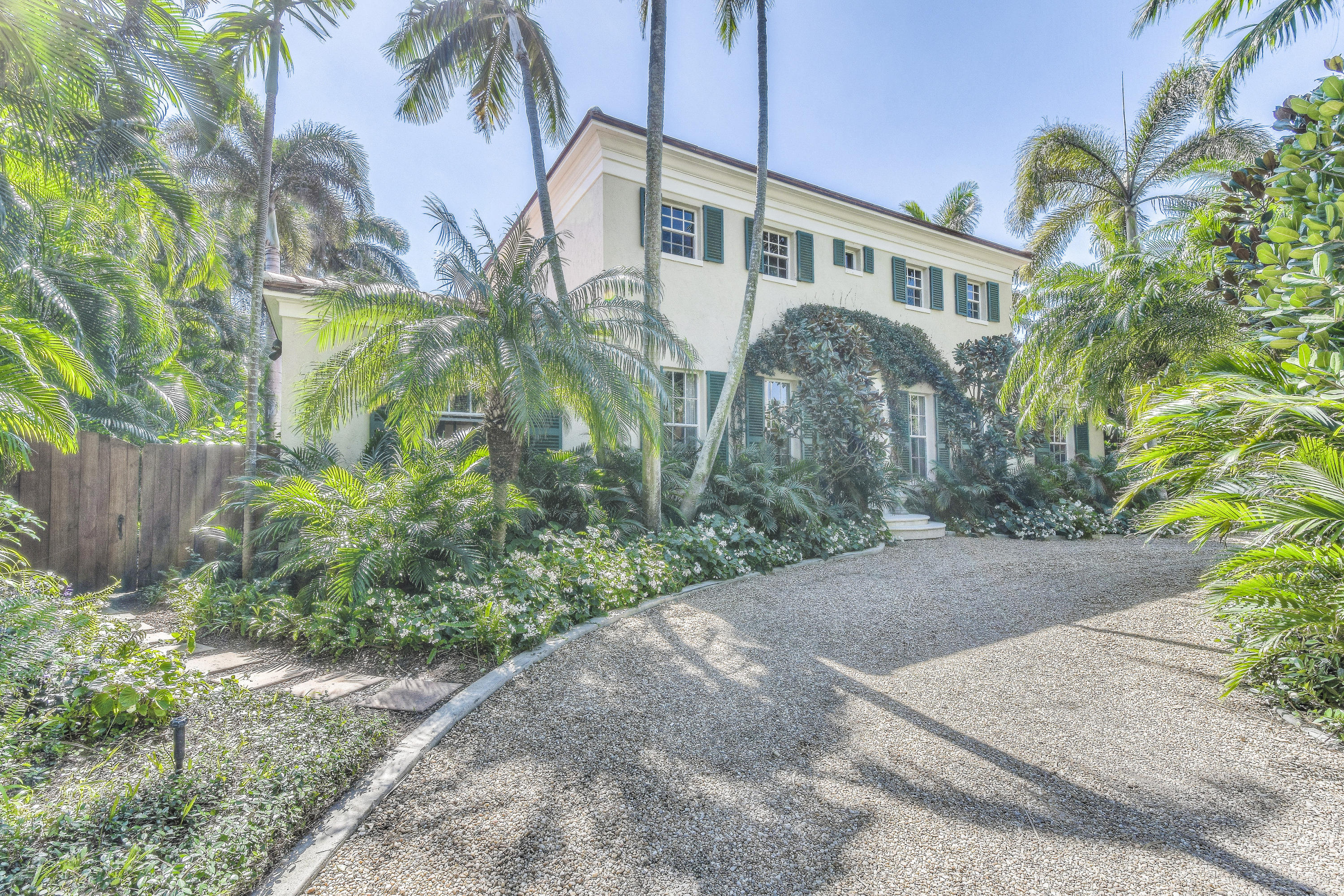 EL ENCANTO - Residential