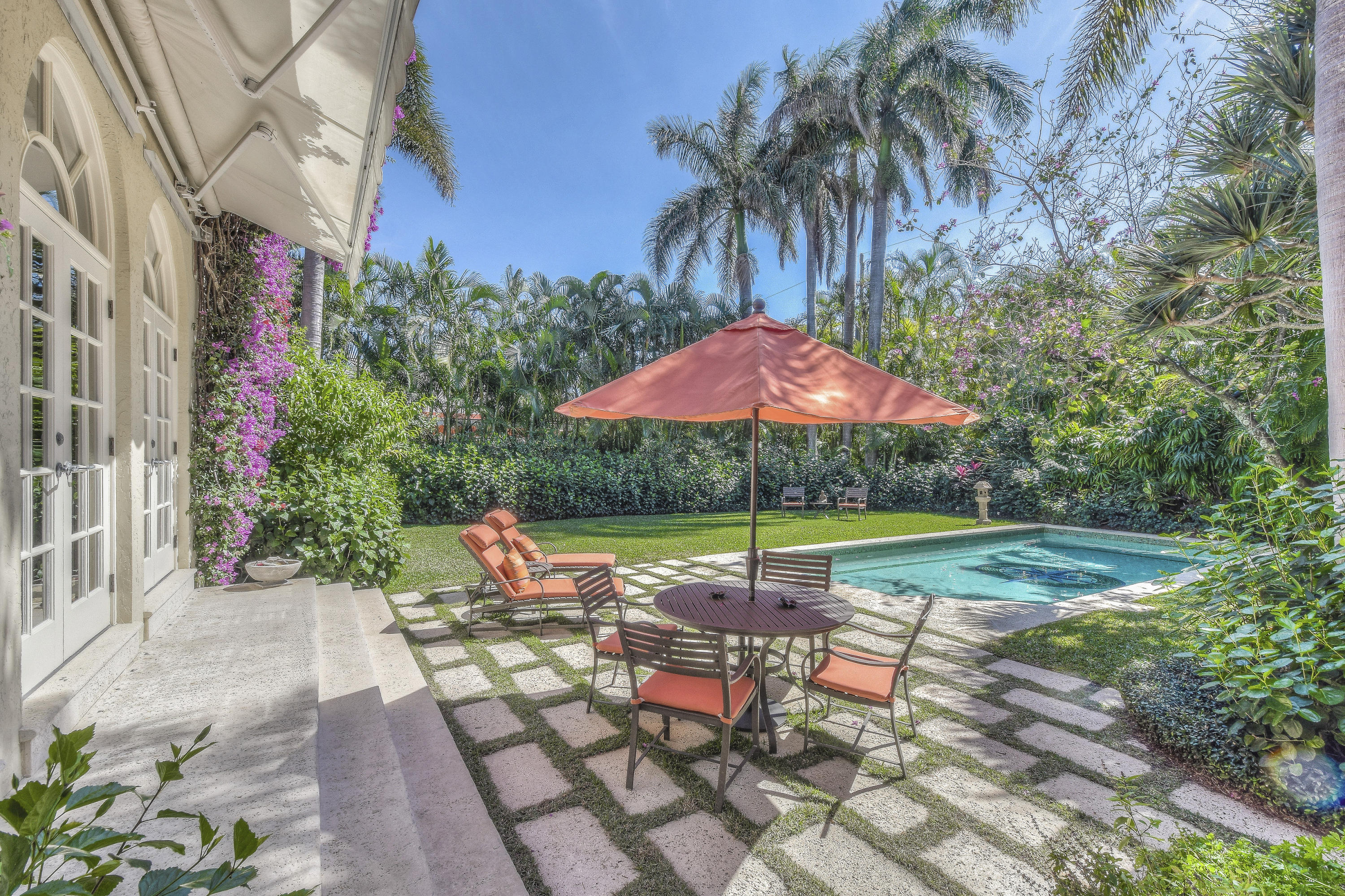 EL ENCANTO - Residential