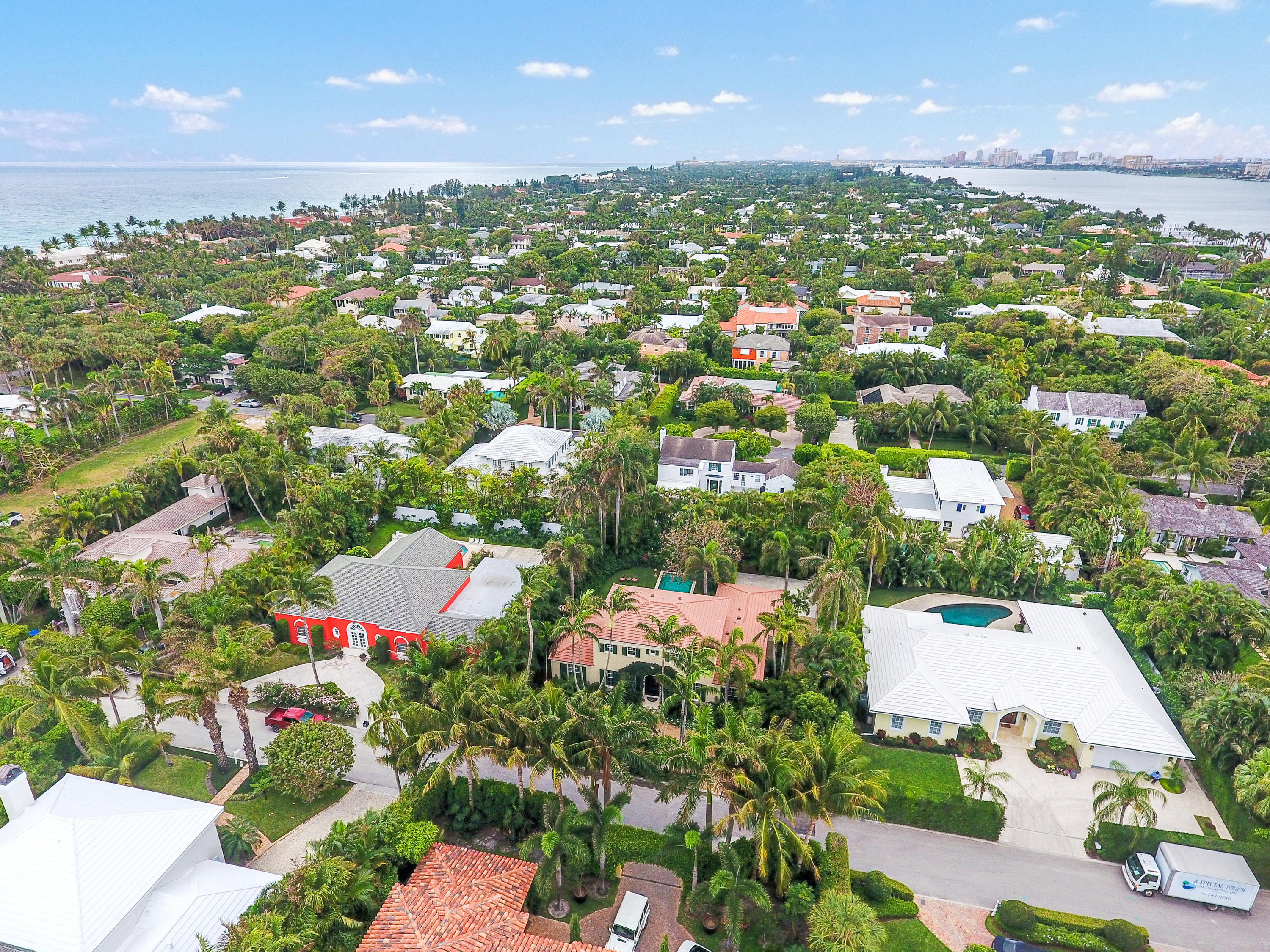 EL ENCANTO - Residential