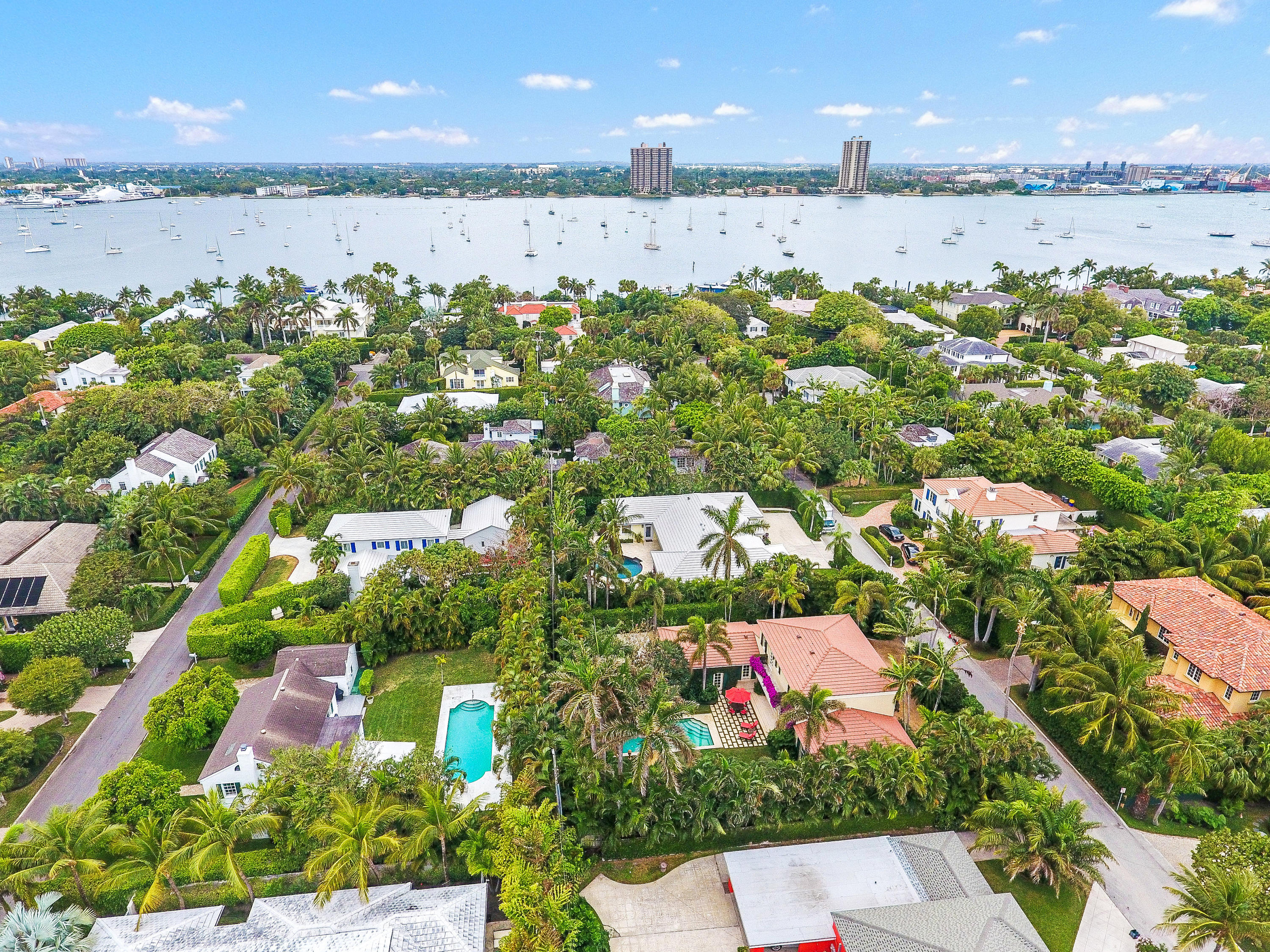 EL ENCANTO - Residential