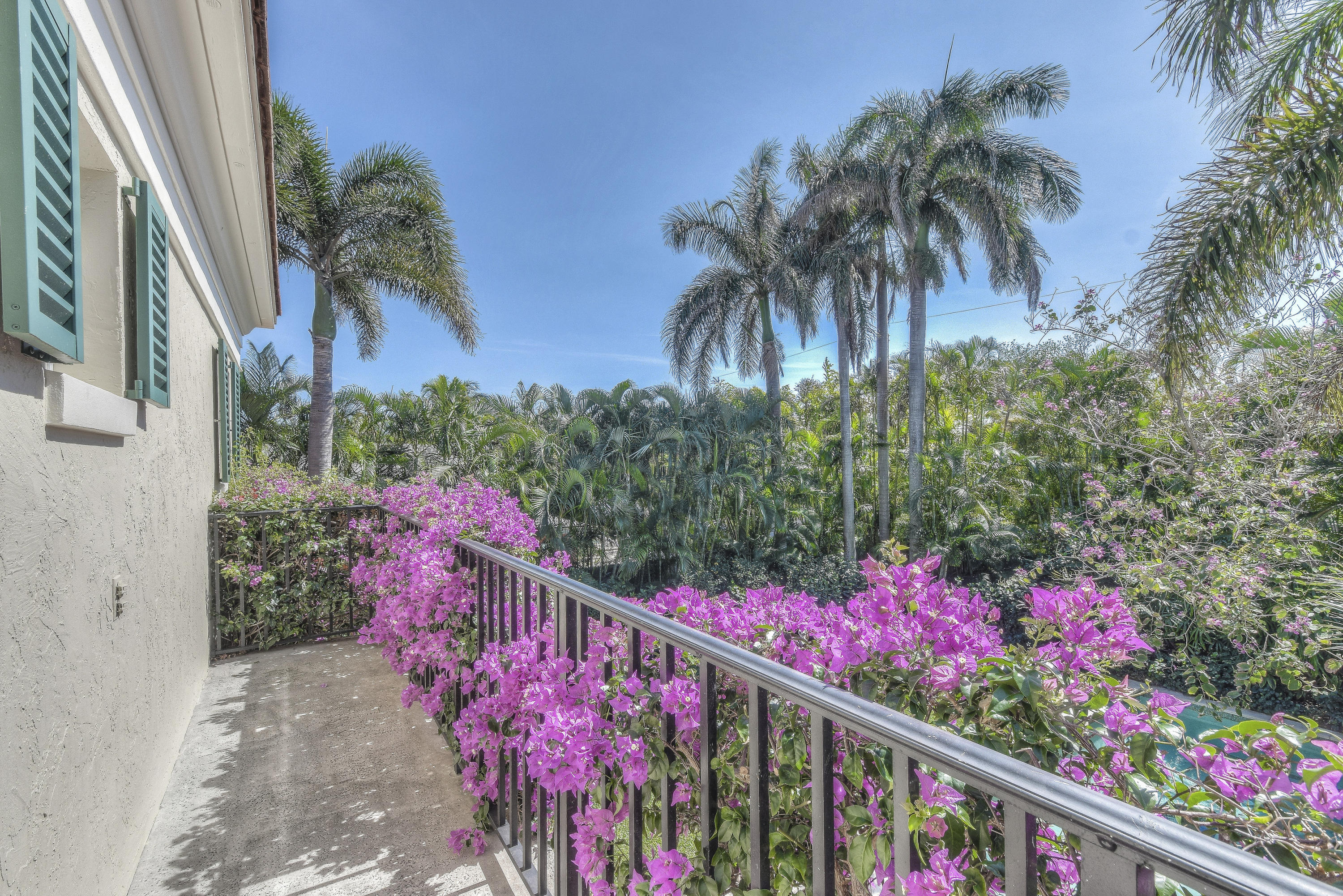 EL ENCANTO - Residential