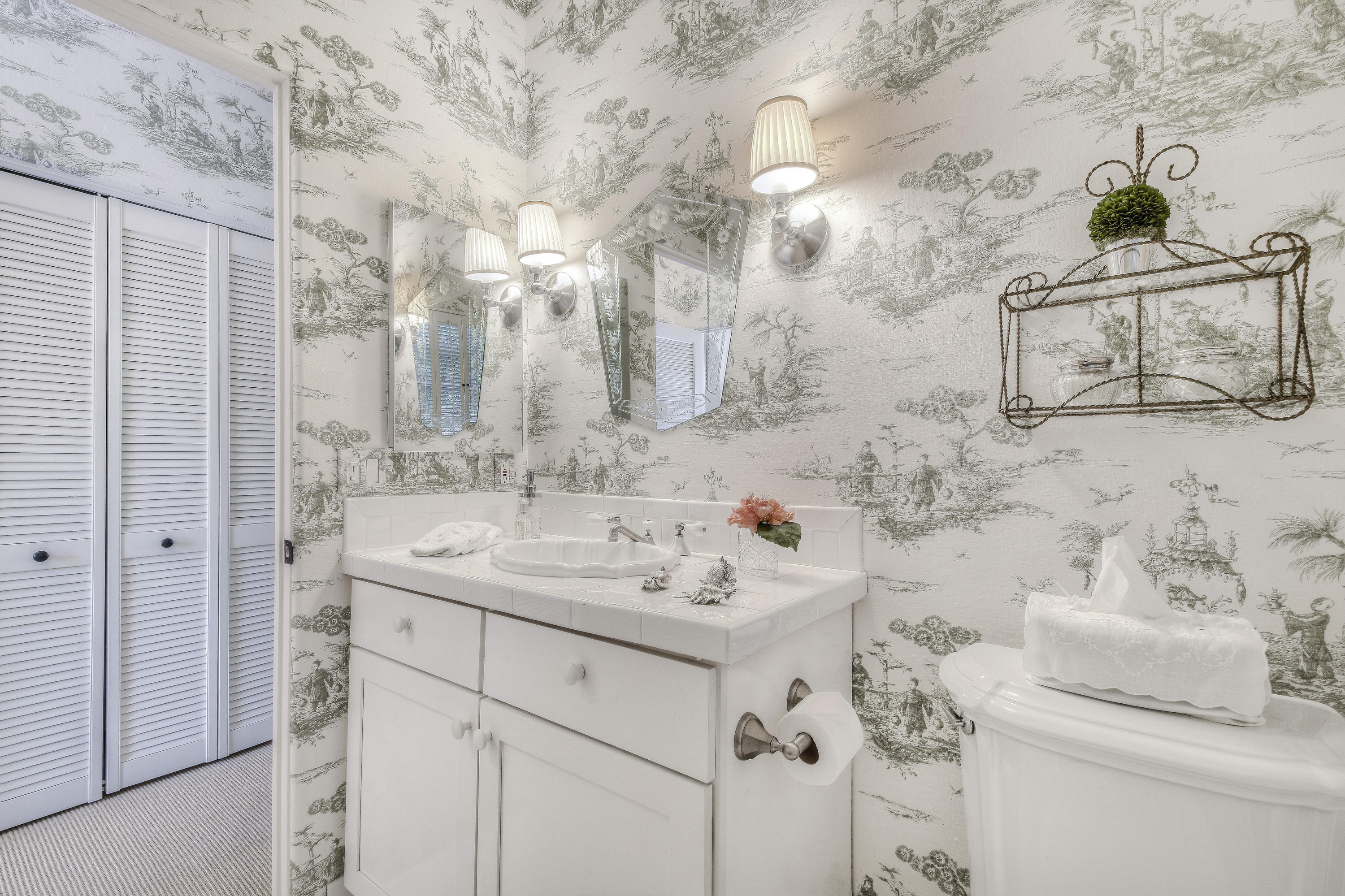 EL ENCANTO - Residential