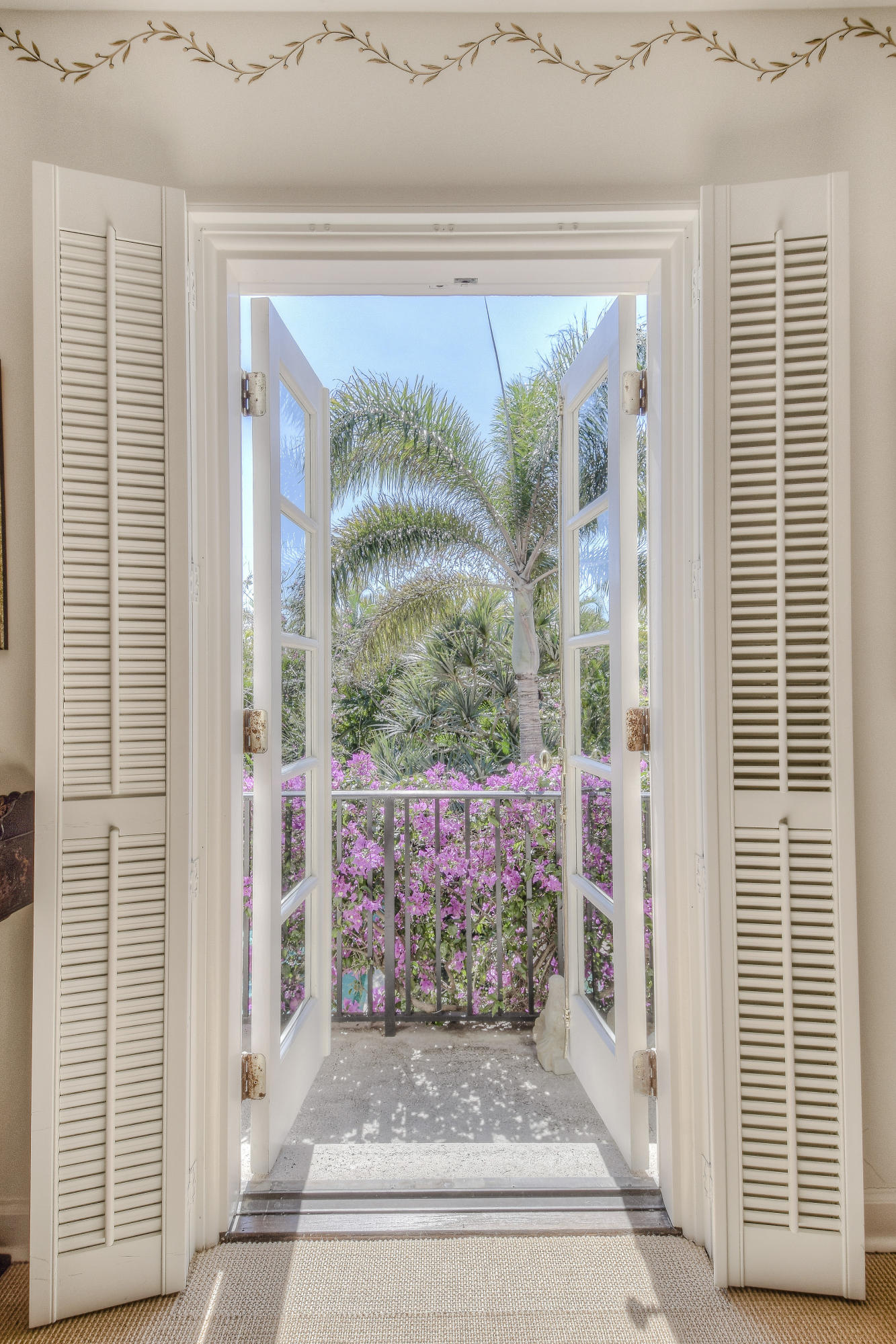 EL ENCANTO - Residential