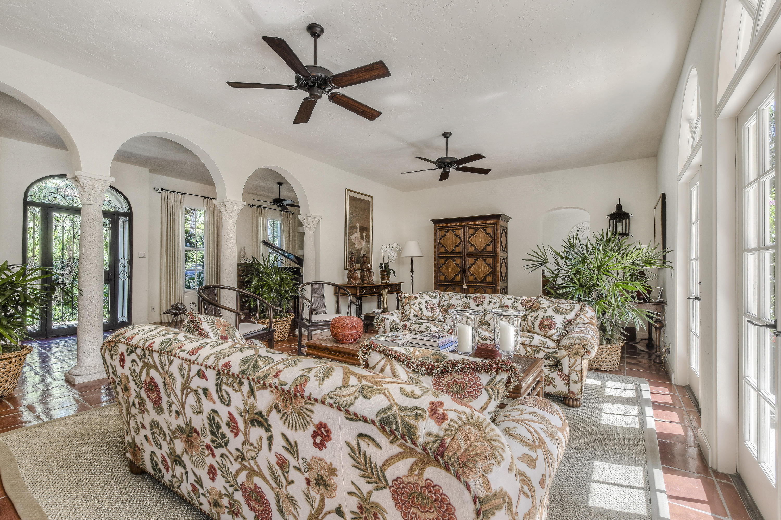 EL ENCANTO - Residential