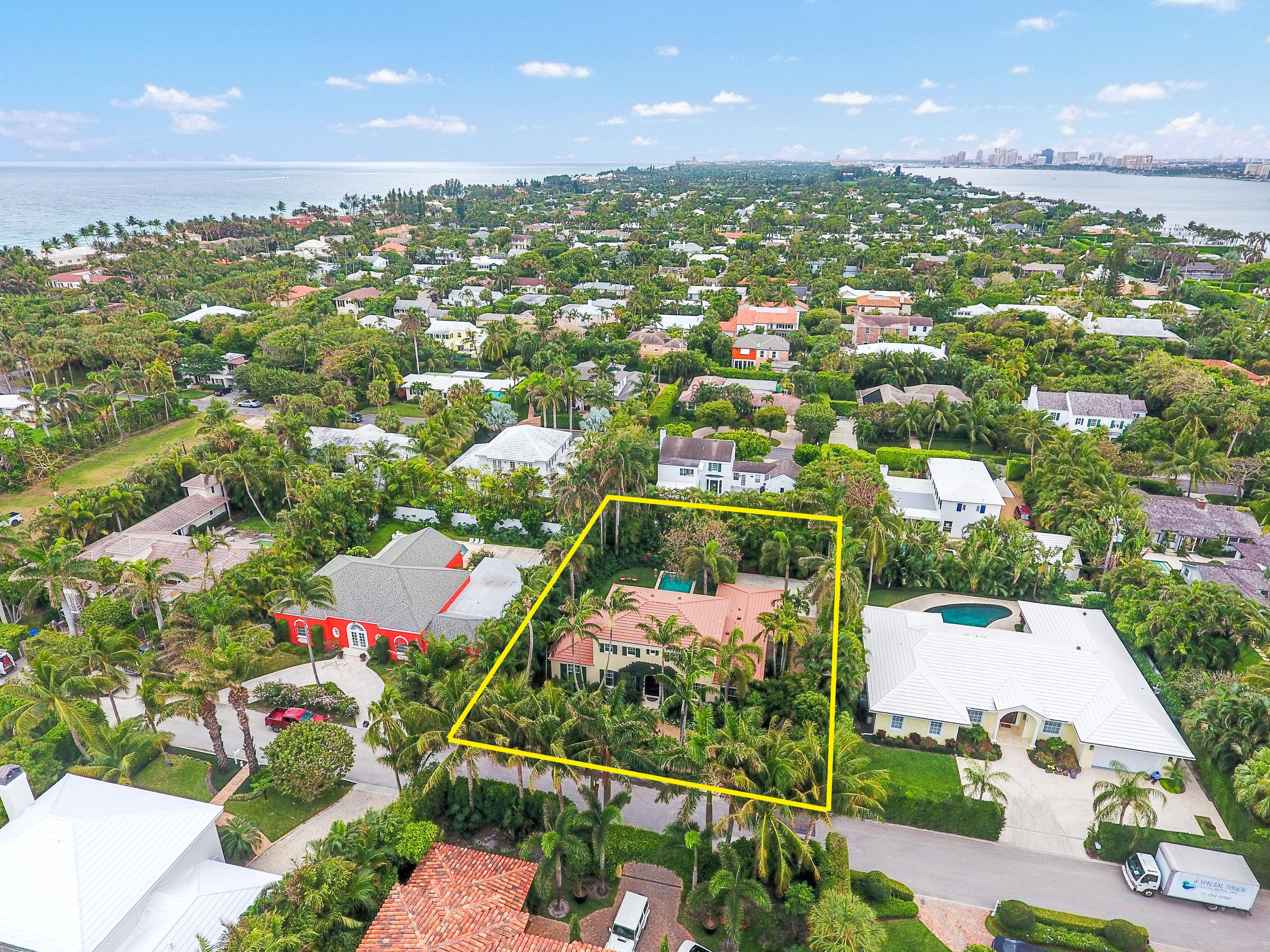 EL ENCANTO - Residential