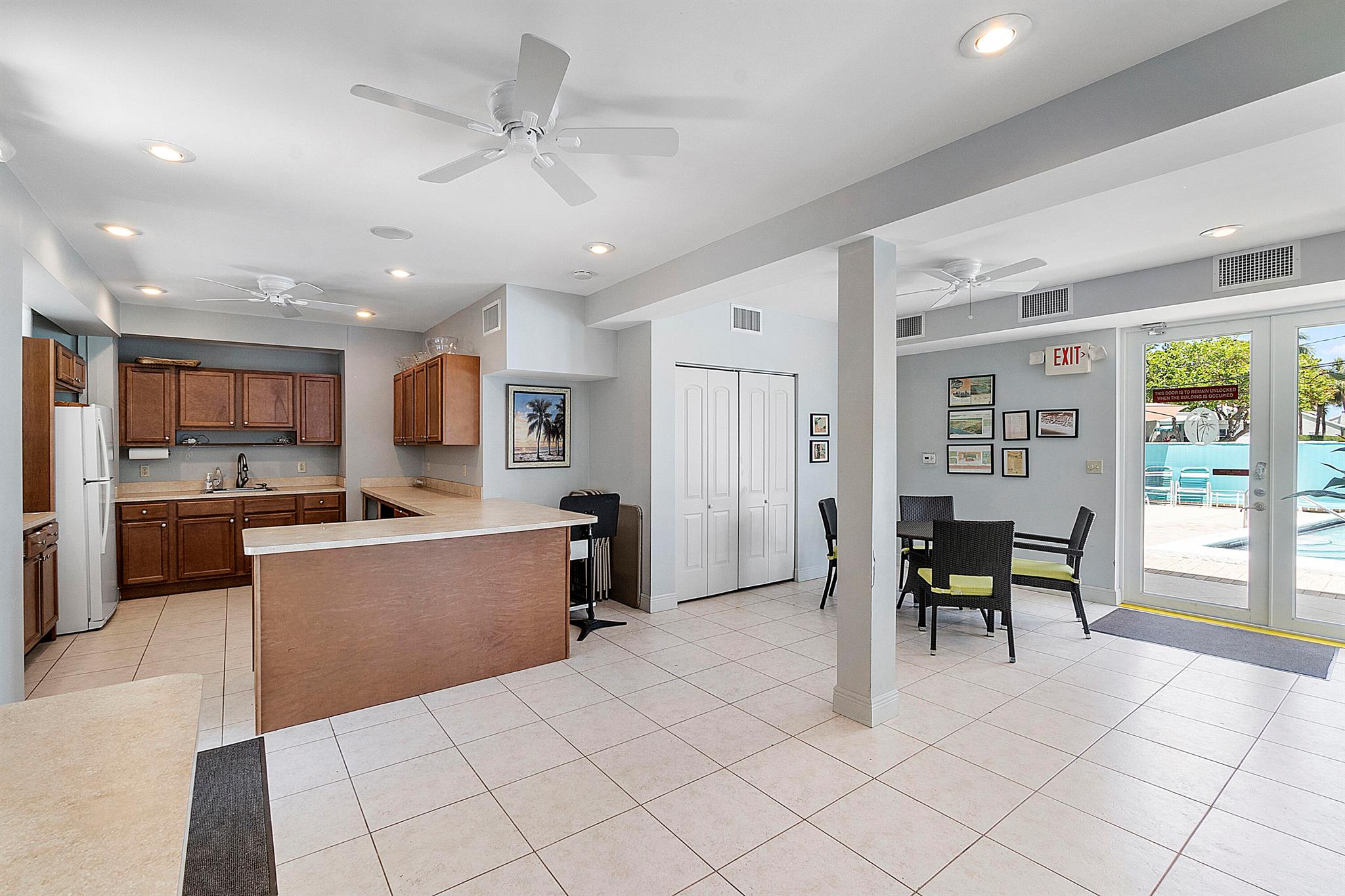 SEA CLUB OF HILLSBORO BEA - Residential Lease