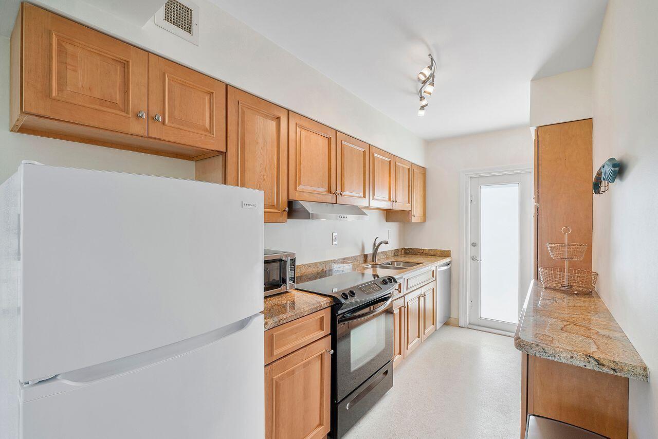 SEA CLUB OF HILLSBORO BEA - Residential Lease