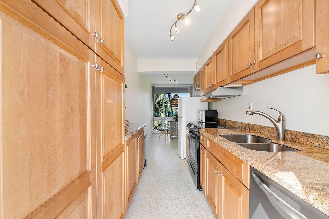 SEA CLUB OF HILLSBORO BEA - Residential Lease
