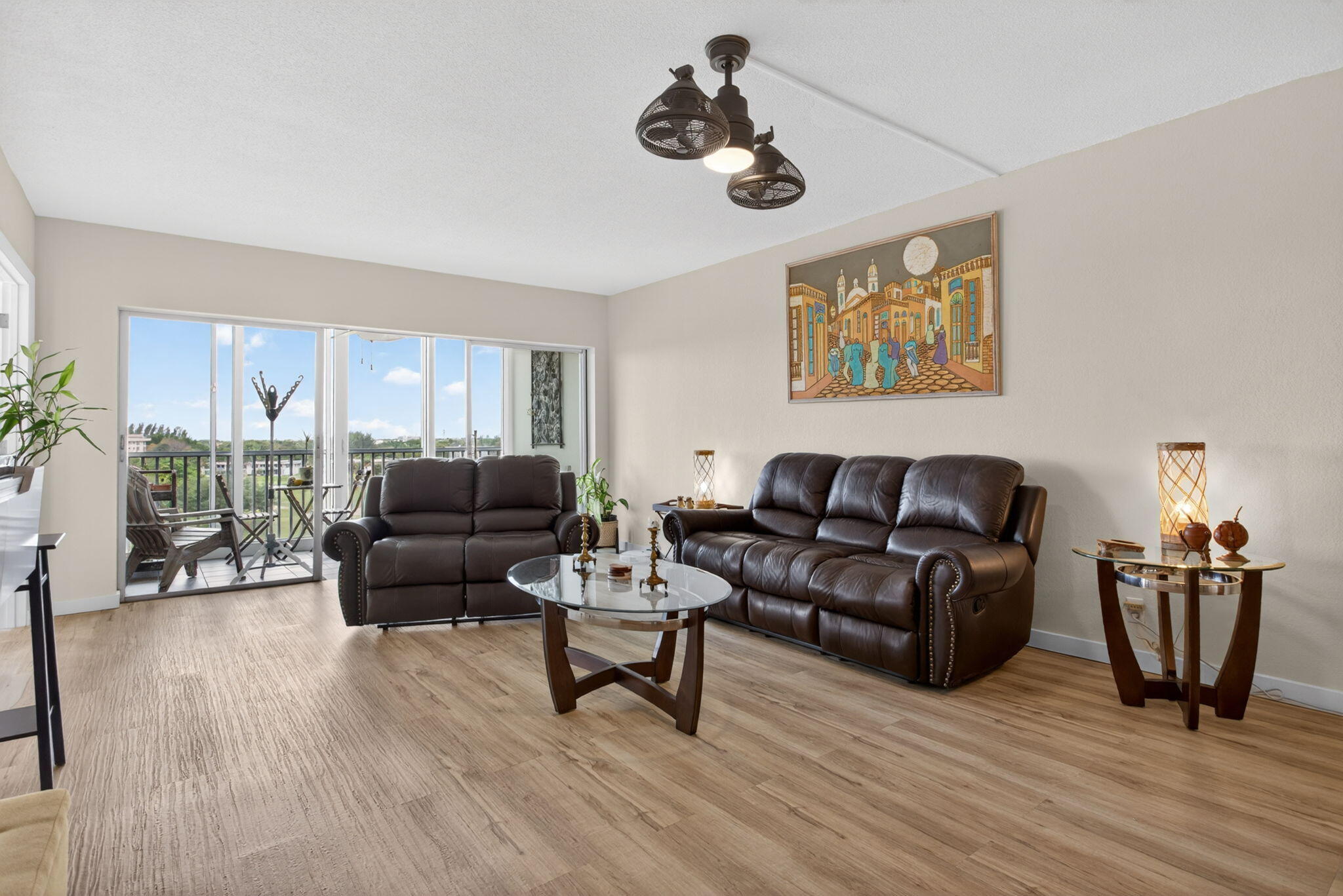 NO 5 PALM-AIRE COUNTRY CLUB - Residential