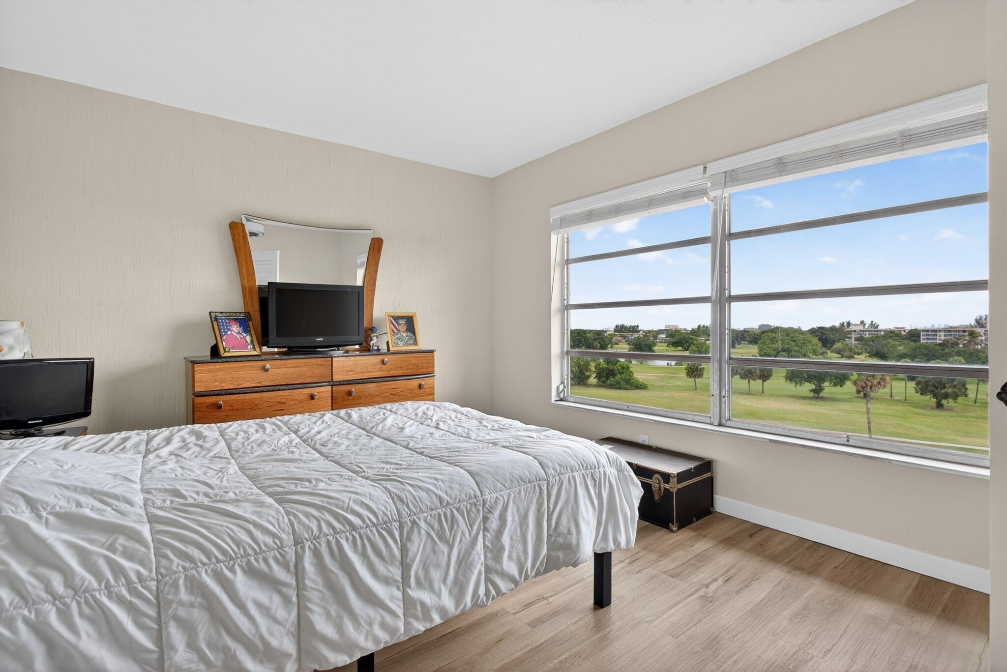 NO 5 PALM-AIRE COUNTRY CLUB - Residential