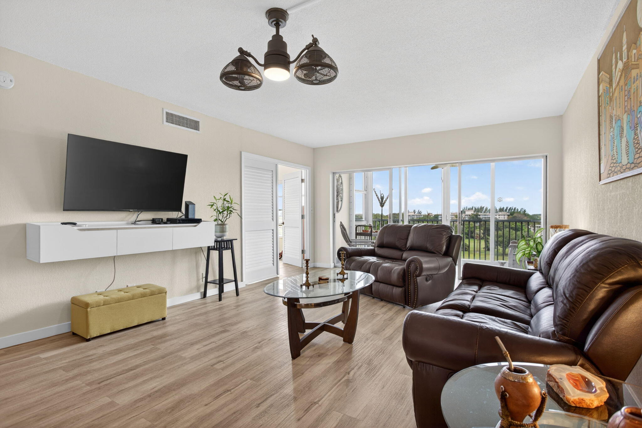 NO 5 PALM-AIRE COUNTRY CLUB - Residential