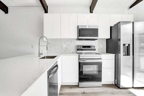 107 Fox Road 4-39 Hollywood FL 33024