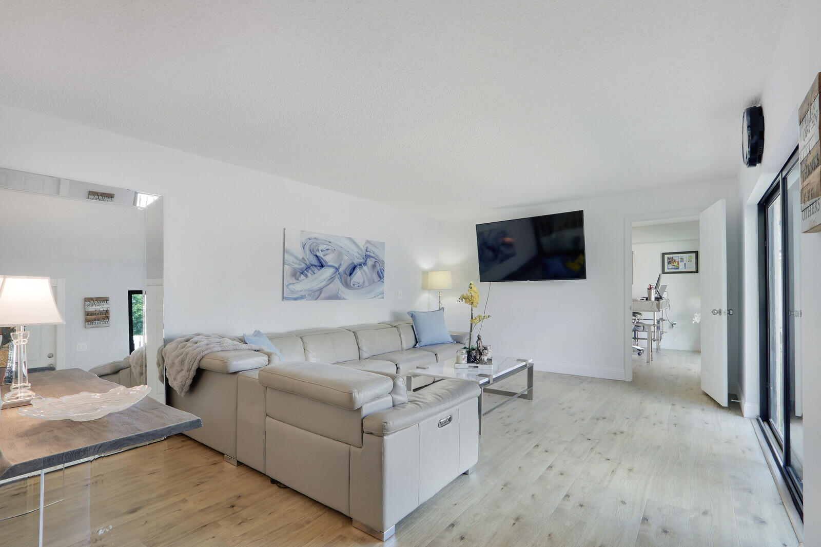 GARDEN LAKES AND GARDEN SQUARE SHOPS - Residential Lease