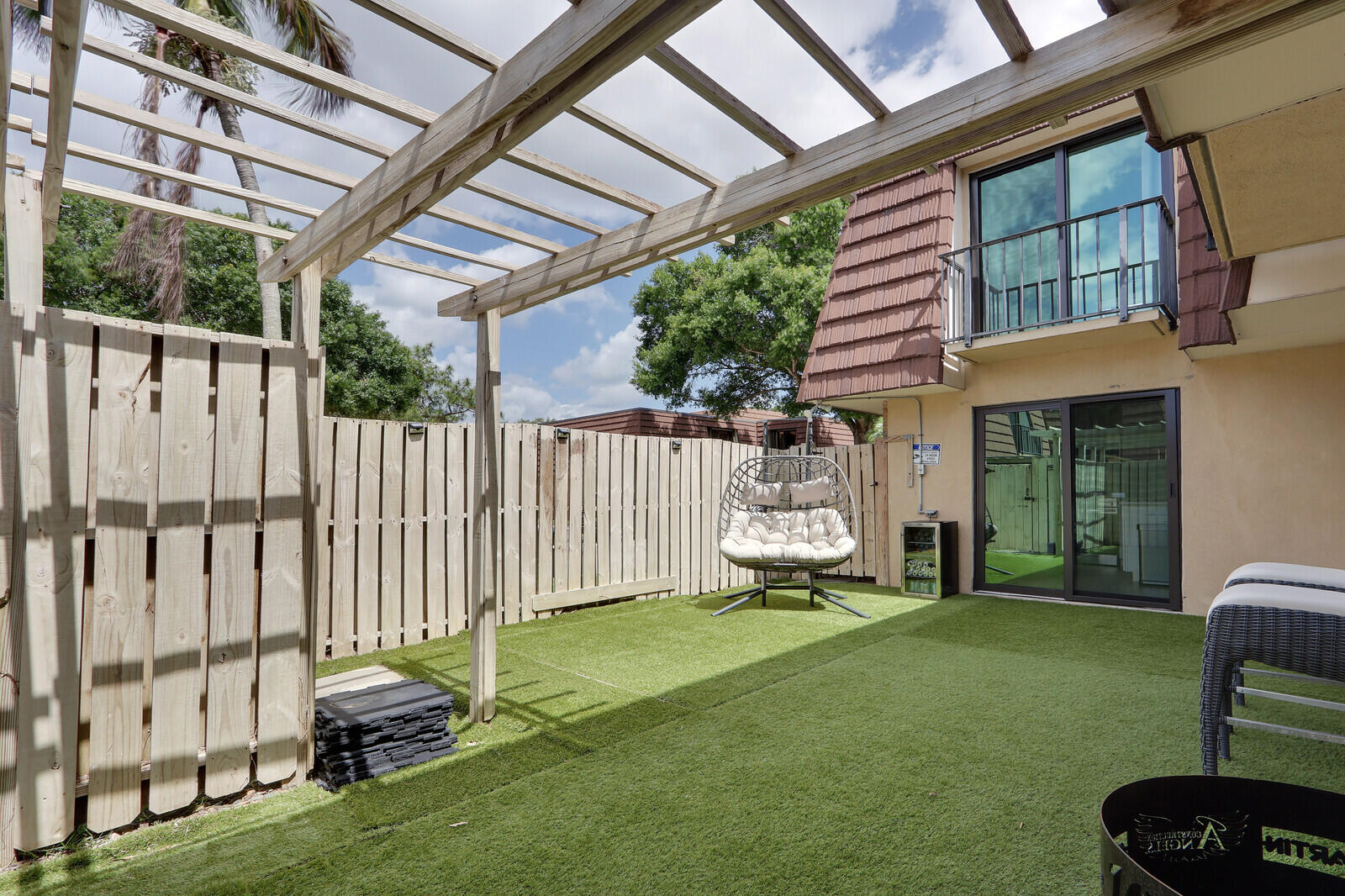 GARDEN LAKES AND GARDEN SQUARE SHOPS - Residential Lease