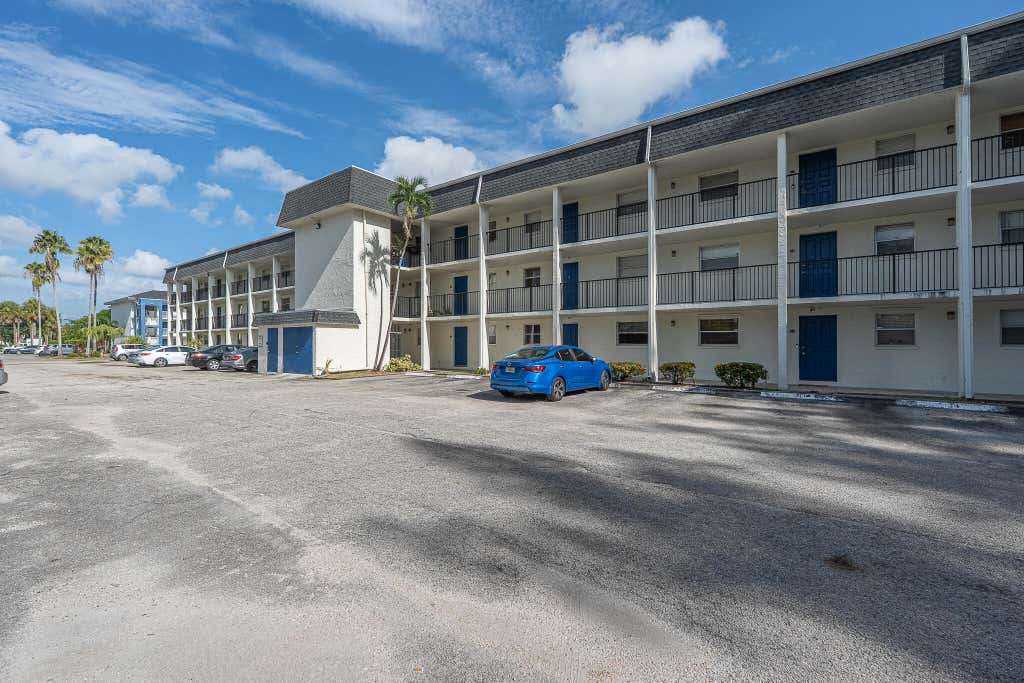 Photo of 5100 SW 64TH Avenue #204A, Davie, FL 33314 (MLS # B26067804)