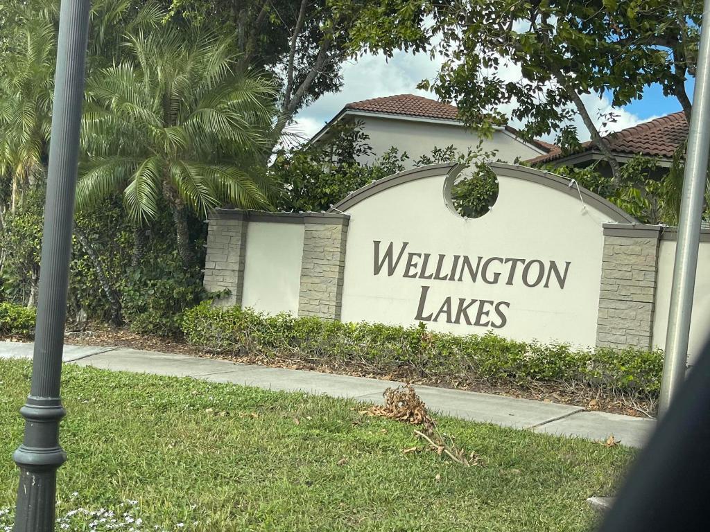 WELLINGTON TR 42B - Residential Lease