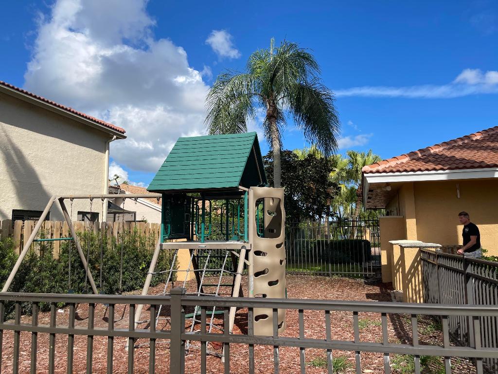 WELLINGTON TR 42B - Residential Lease