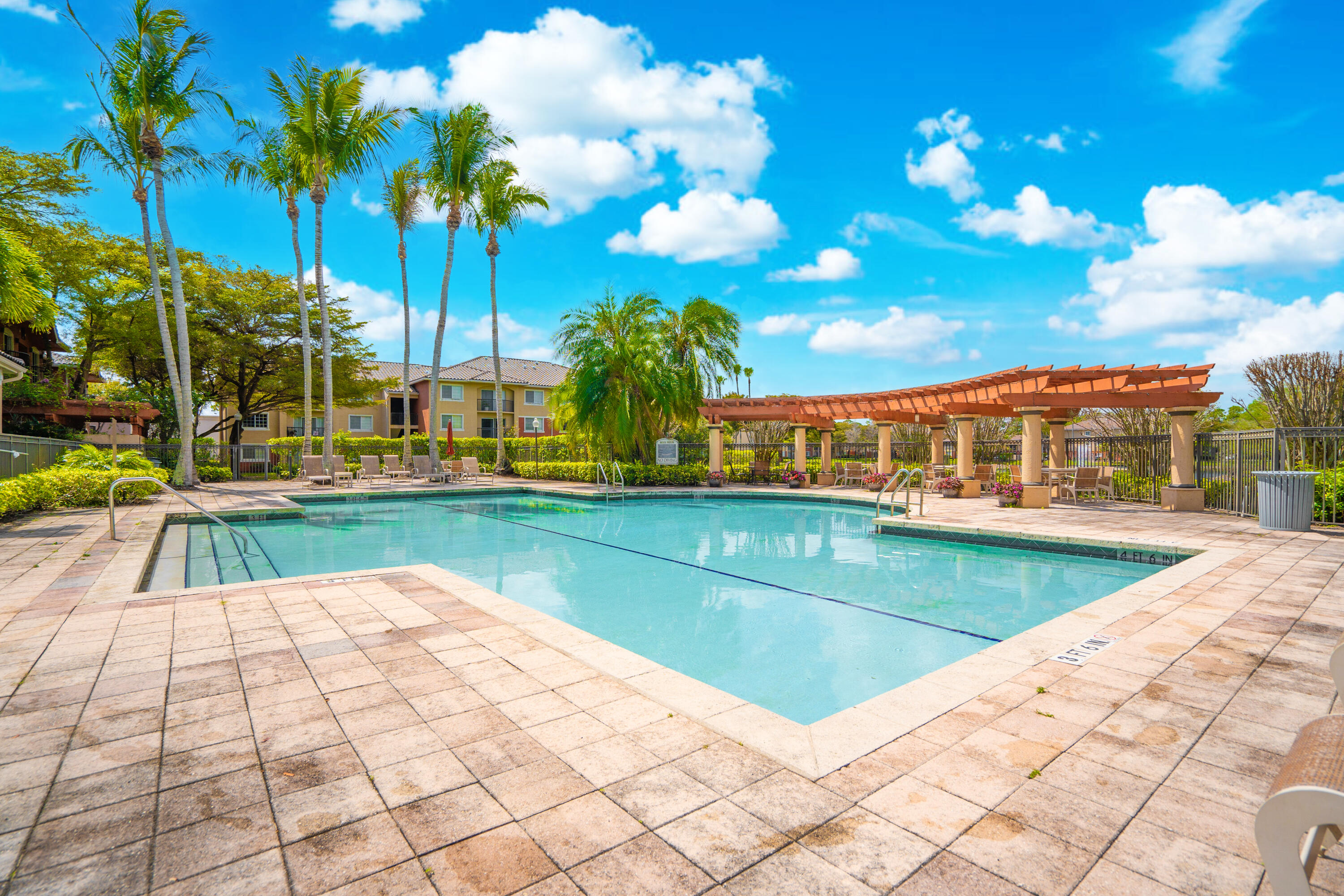 GRAND ISLES CONDO - Residential