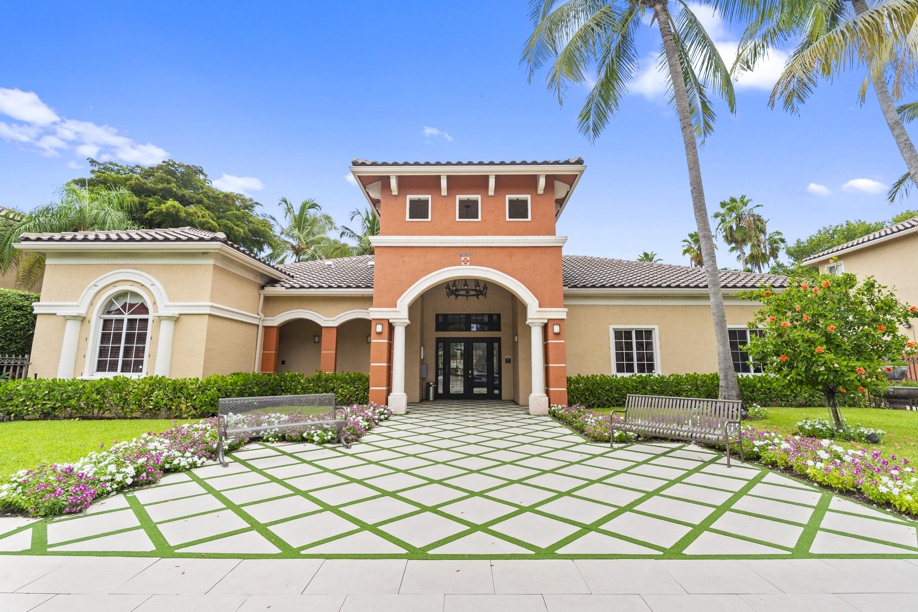 GRAND ISLES CONDO - Residential