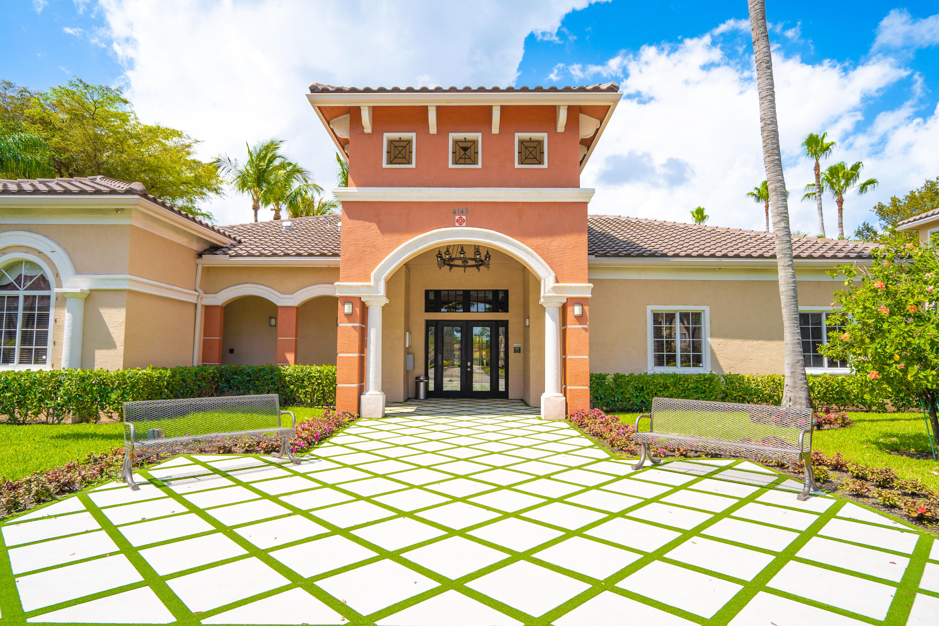 GRAND ISLES CONDO - Residential