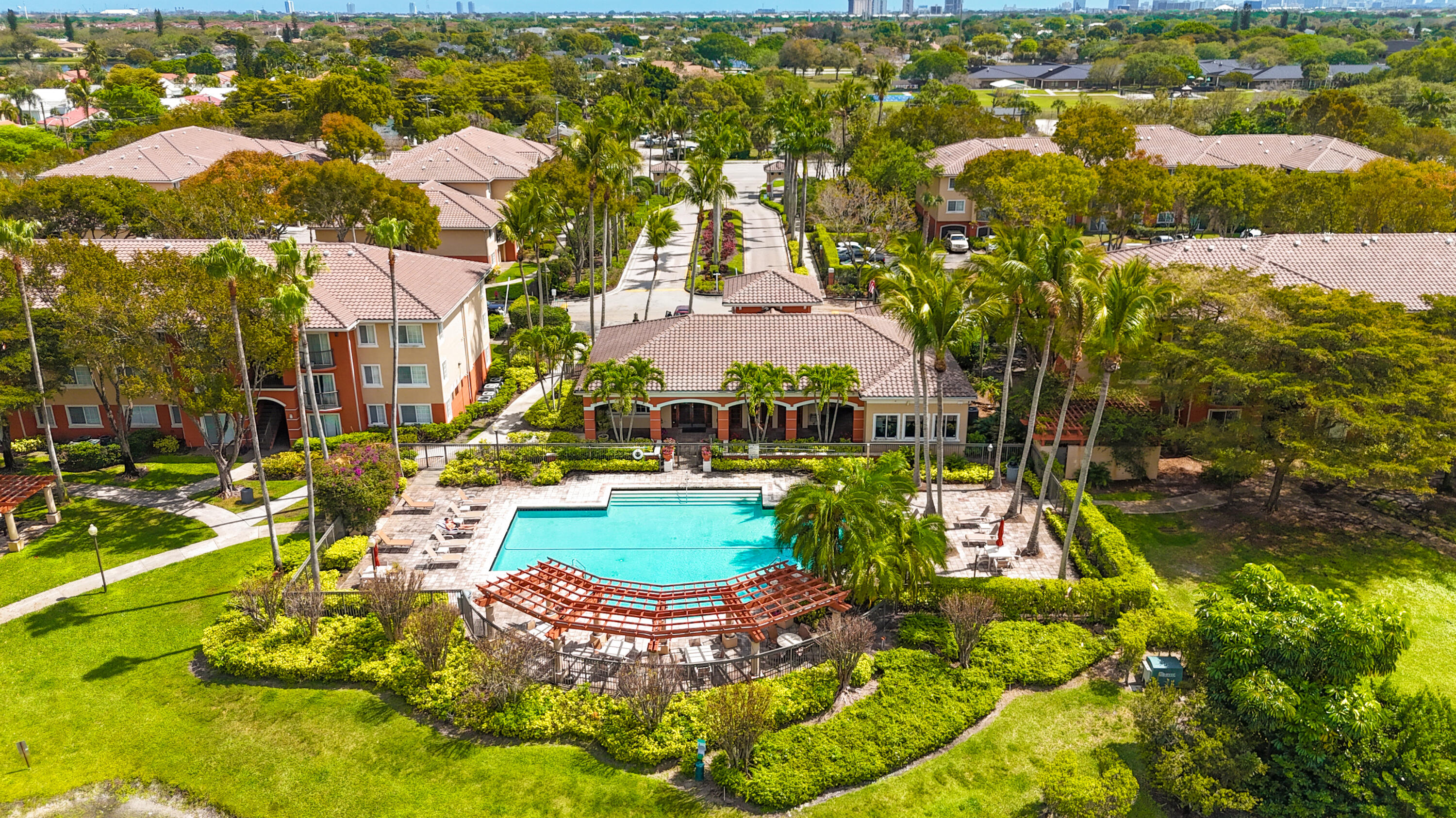 GRAND ISLES CONDO - Residential