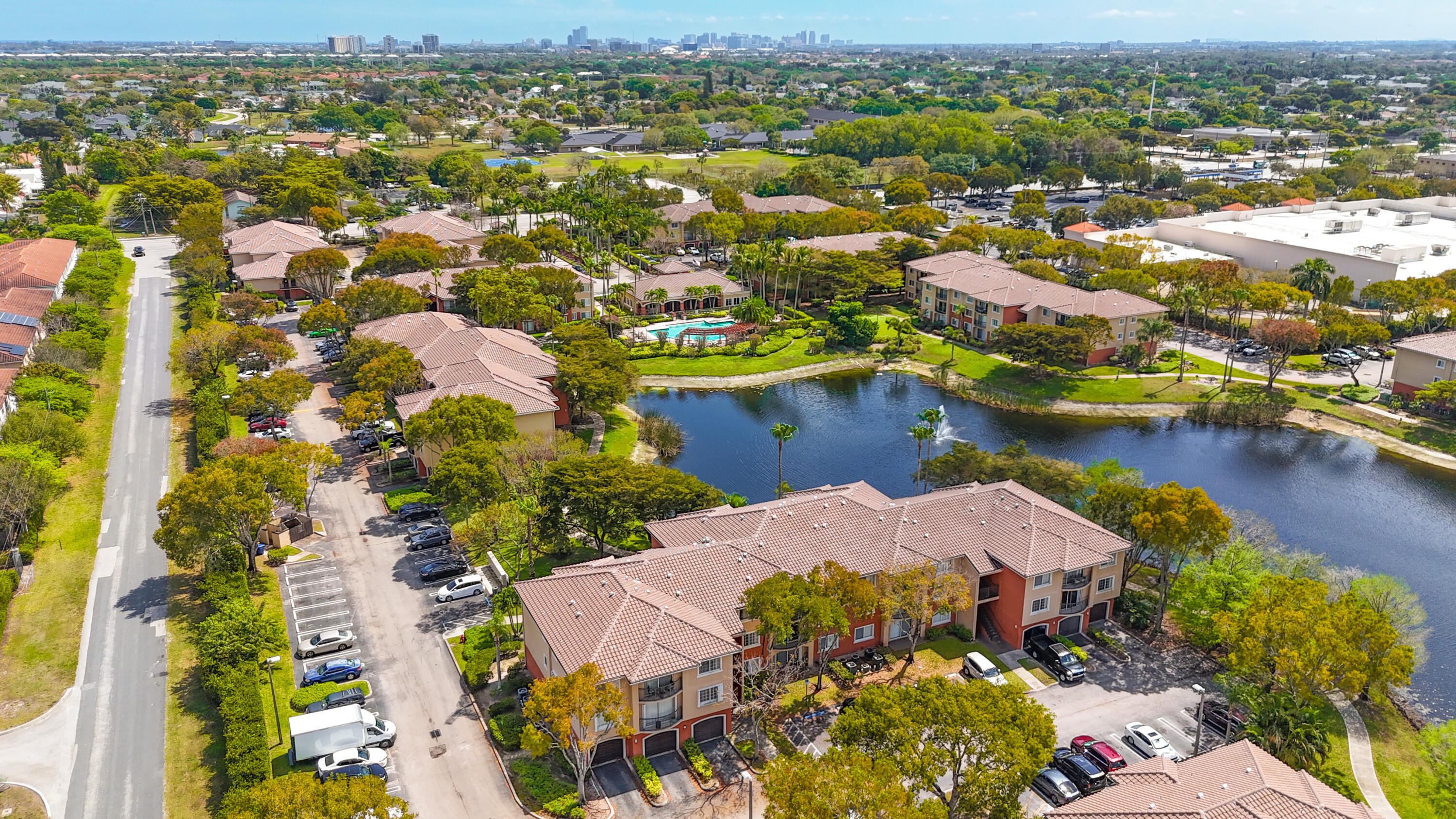 GRAND ISLES CONDO - Residential