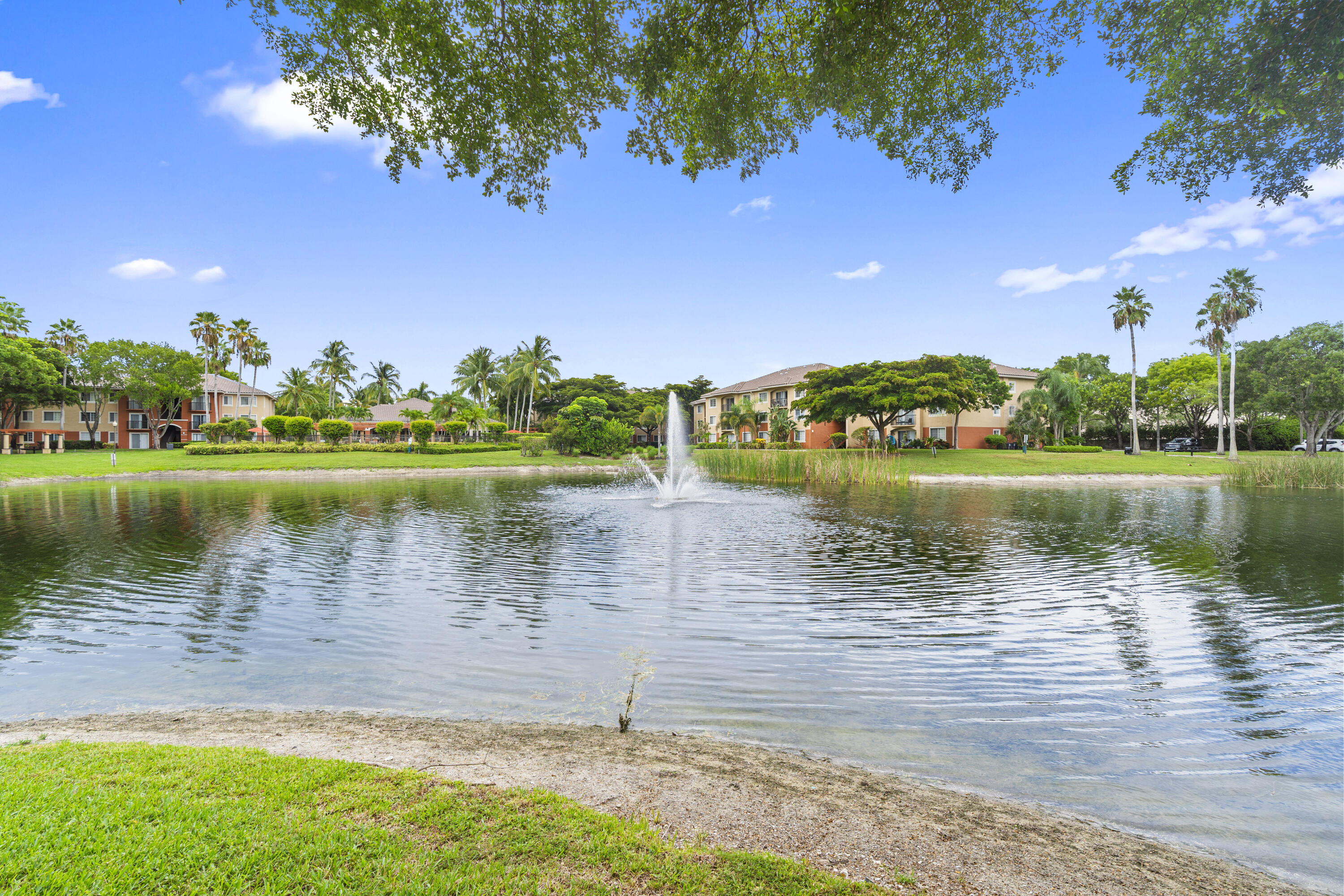 GRAND ISLES CONDO - Residential