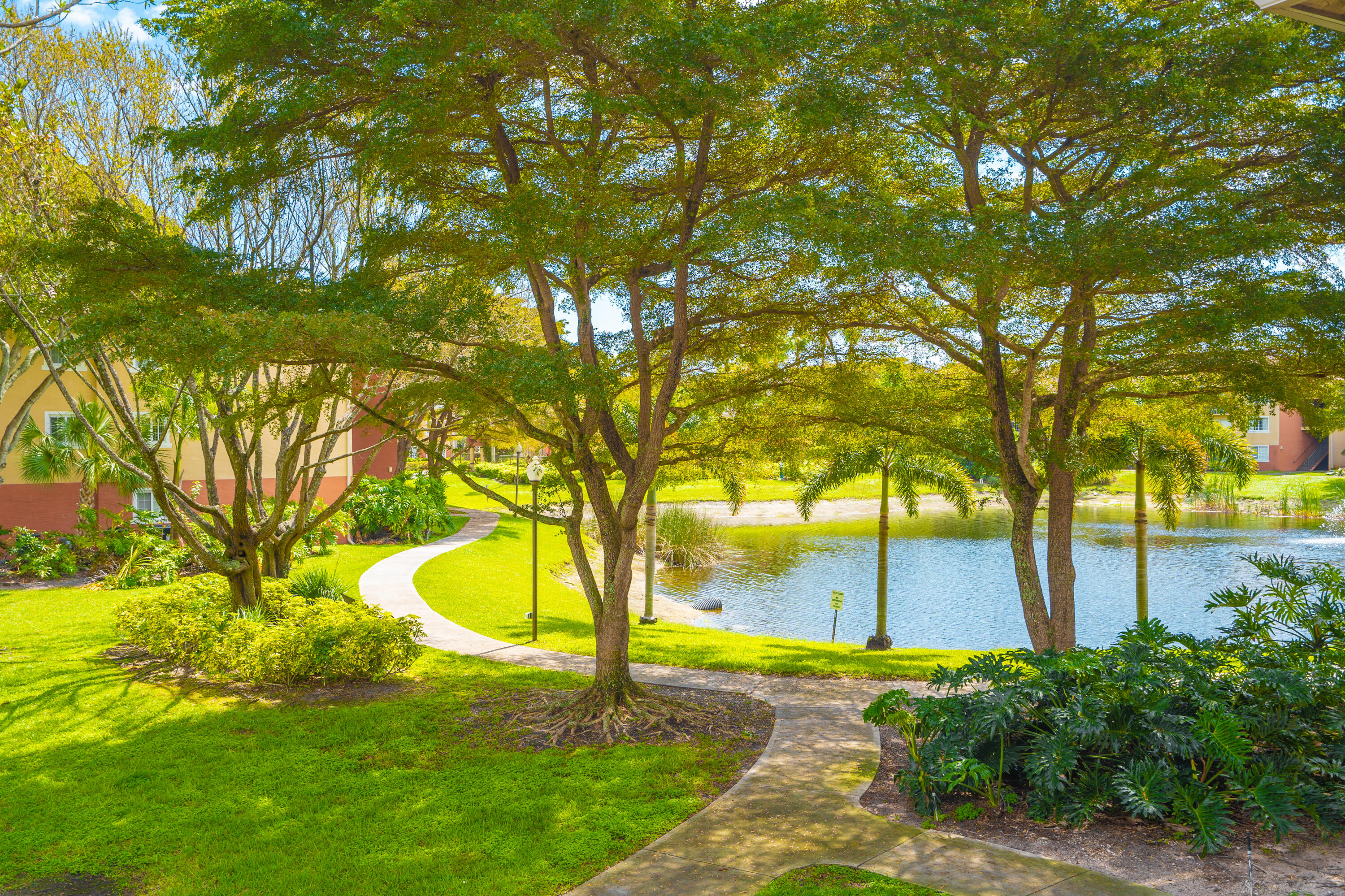 GRAND ISLES CONDO - Residential