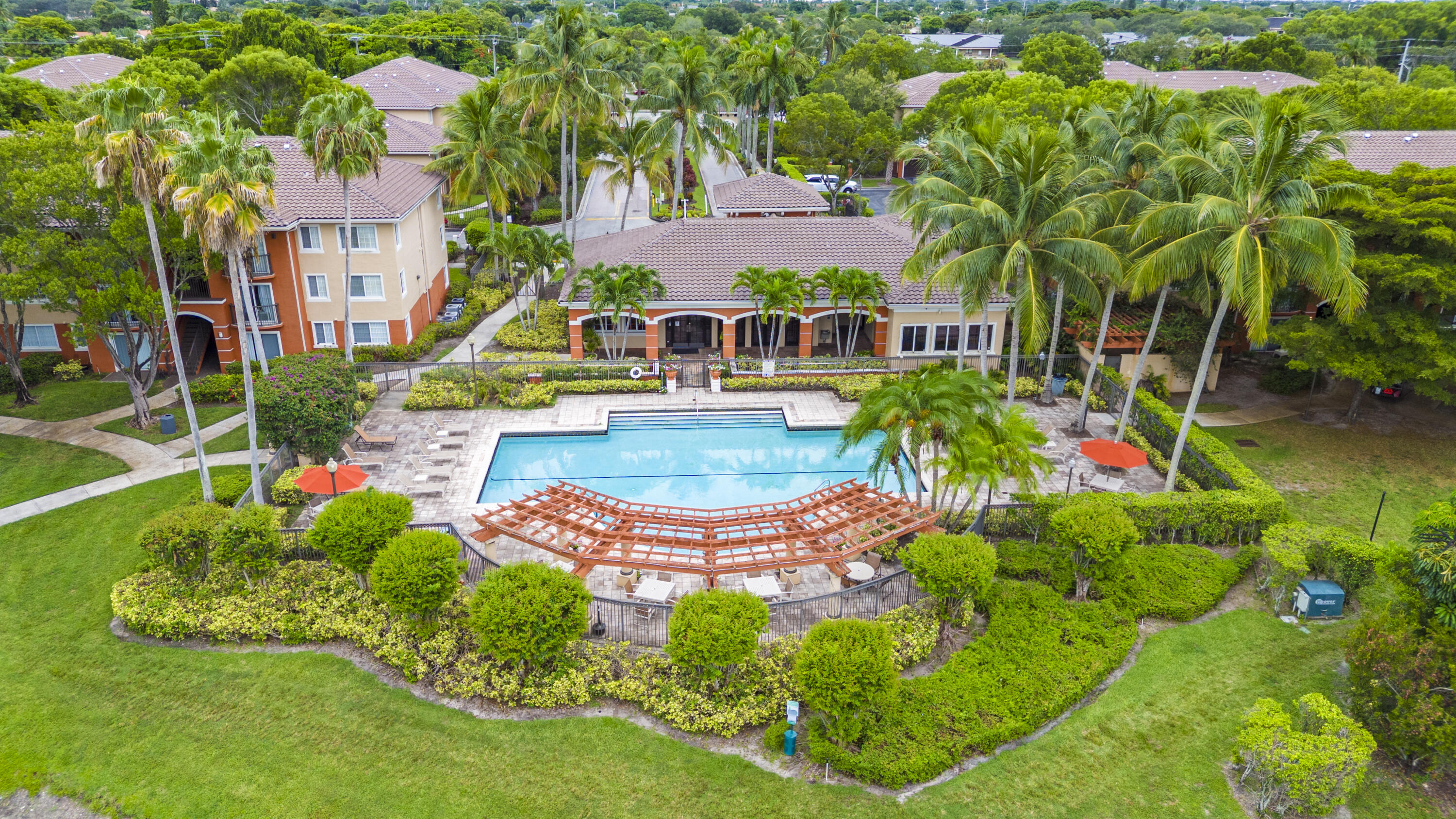 GRAND ISLES CONDO - Residential