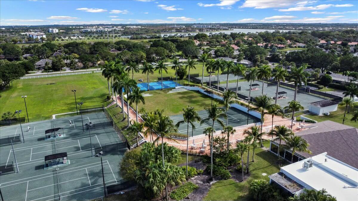 TENNIS LODGES 1 CONDO - Residential