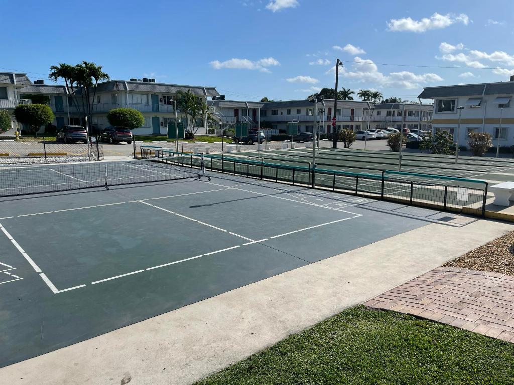 MURRY HILLS APT BLDG CONDO - Residential