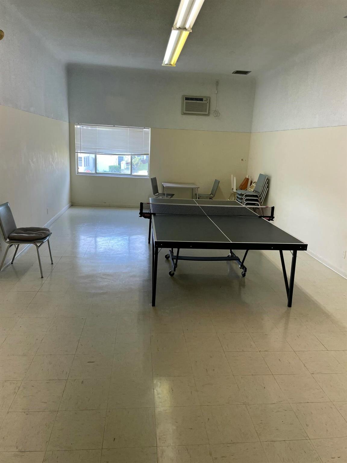 MURRY HILLS APT BLDG COND - Residential