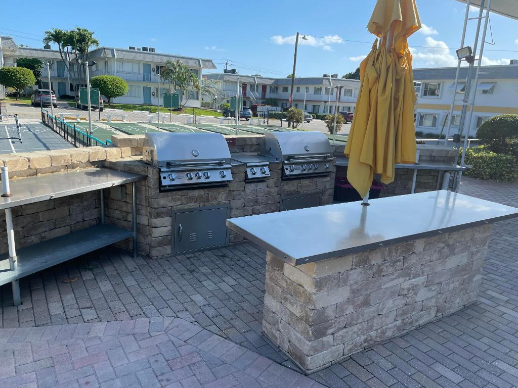 MURRY HILLS APT BLDG CONDO - Residential