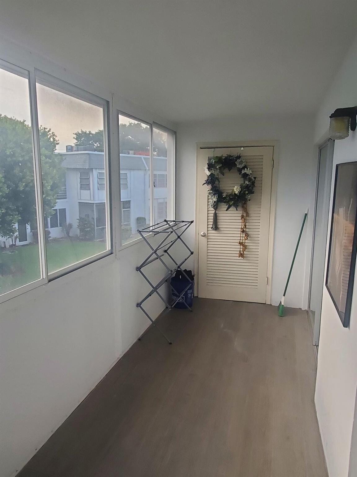 MURRY HILLS APT BLDG COND - Residential