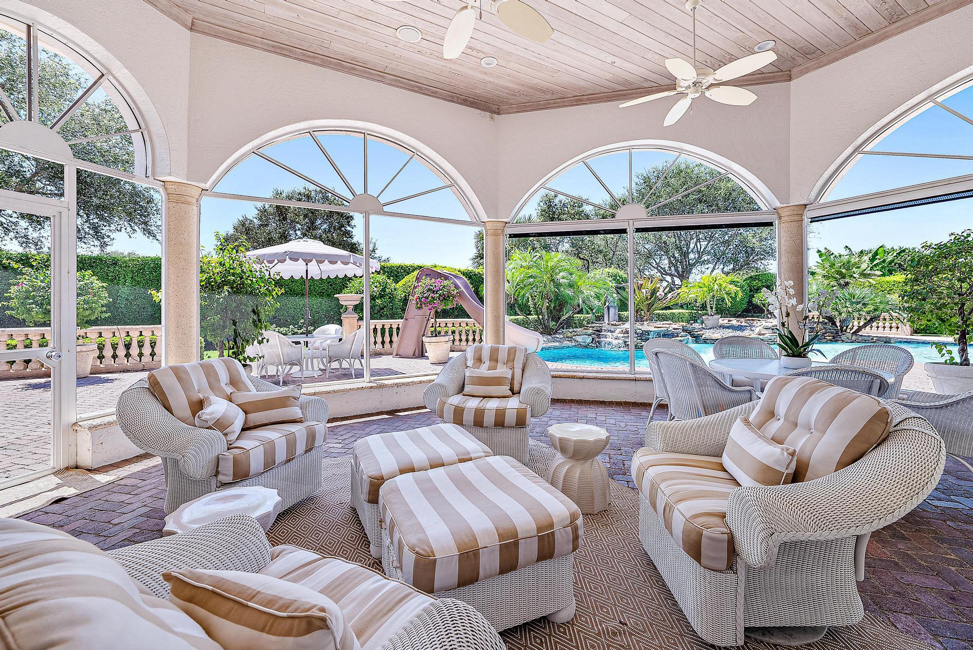 Jupiter Hills Village - Residential