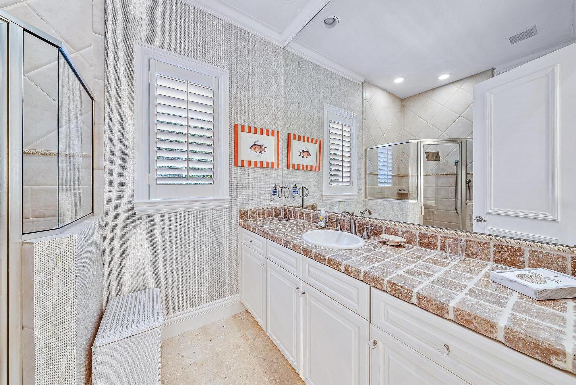 Jupiter Hills Village - Residential