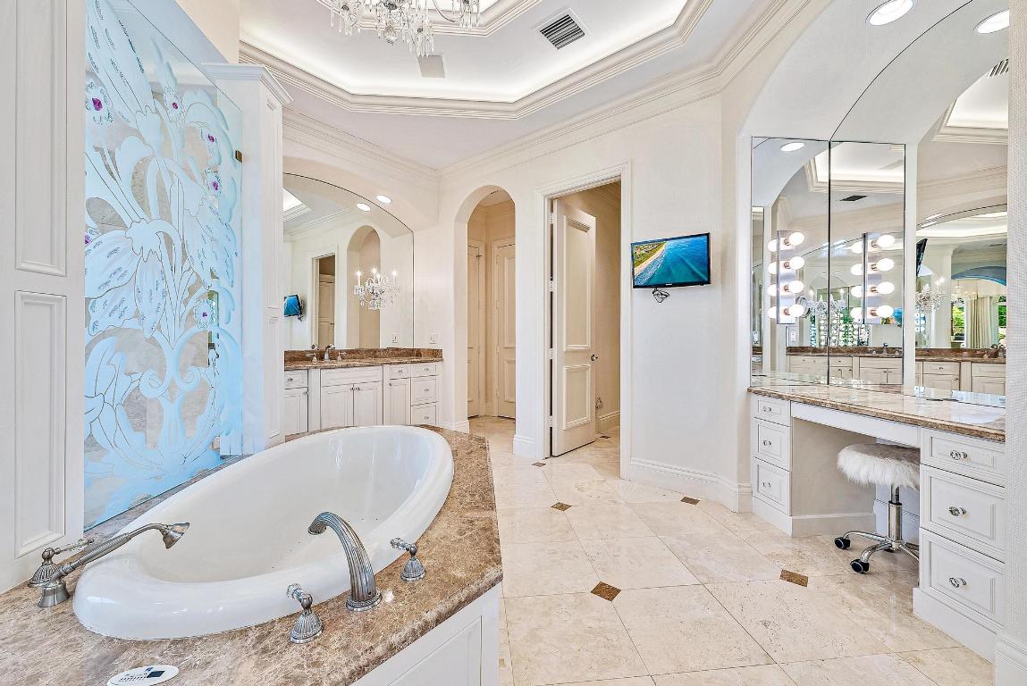 Jupiter Hills Village - Residential