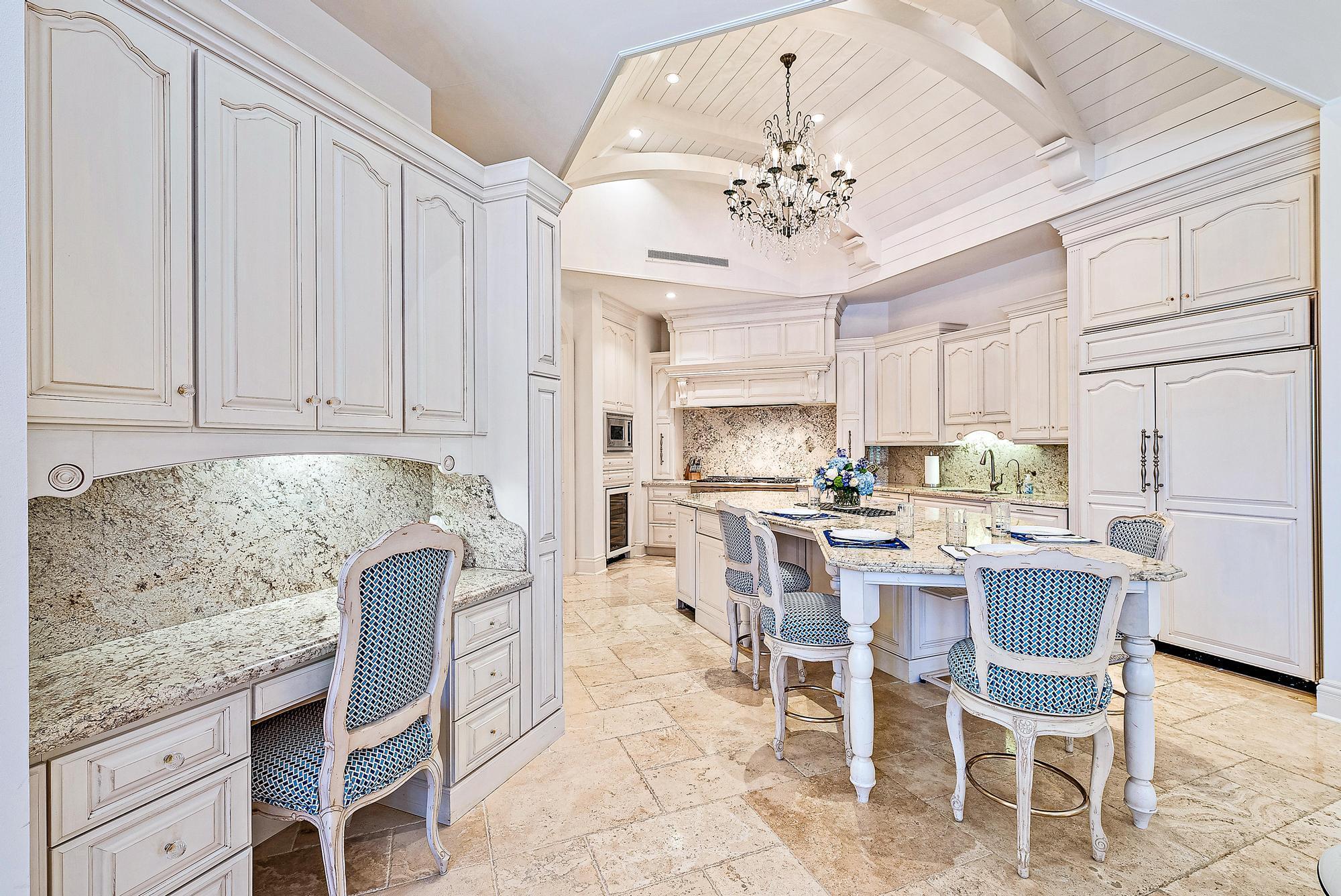 Jupiter Hills Village - Residential